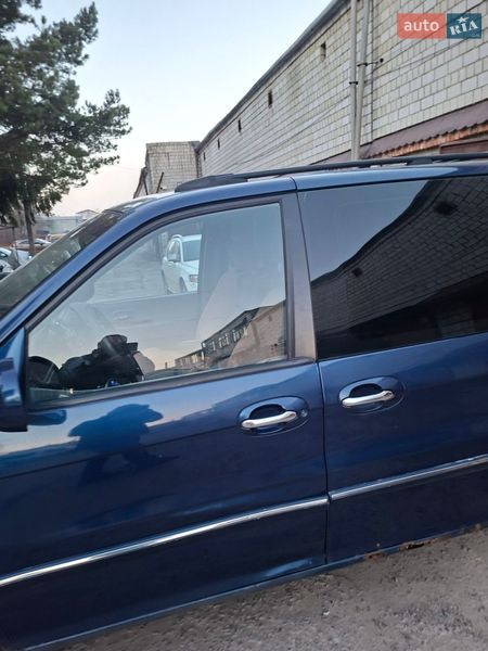 Мінівен Kia Carnival 2004 в Львові