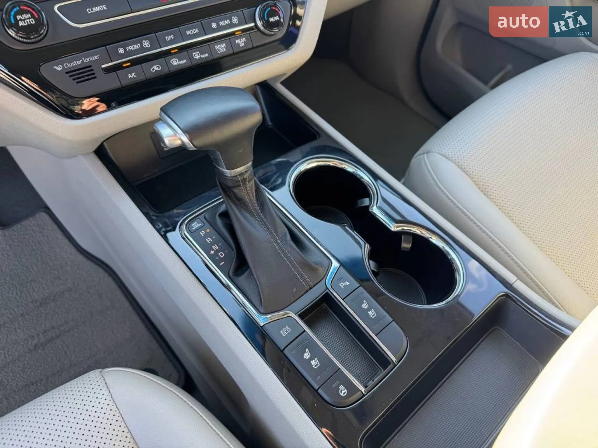 2019 Kia Carnival - мініатюра 19