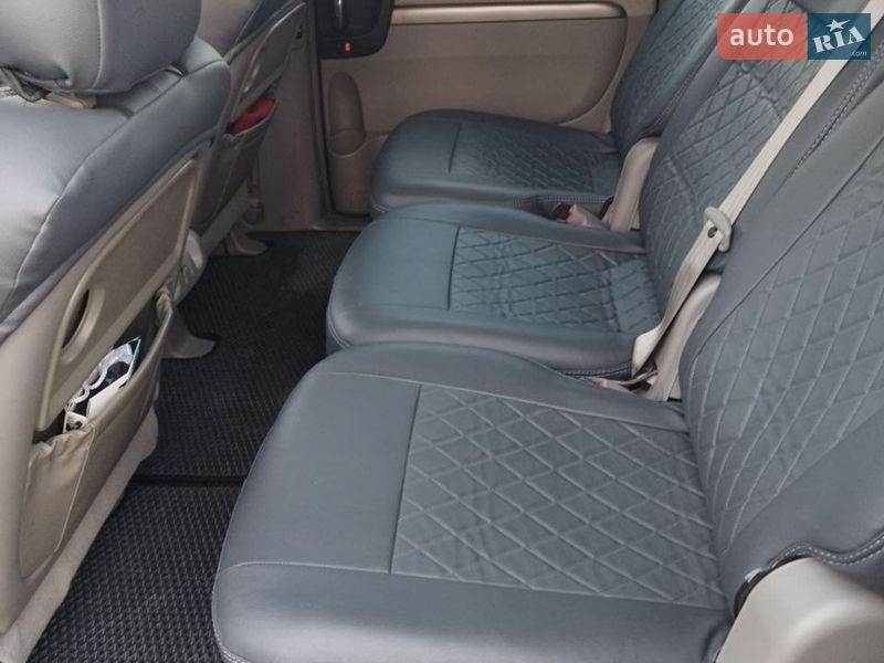 Минивэн Kia Carnival 2007 в Шостке