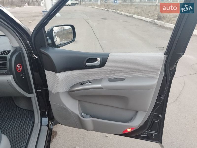 Минивэн Kia Carnival 2007 в Шостке