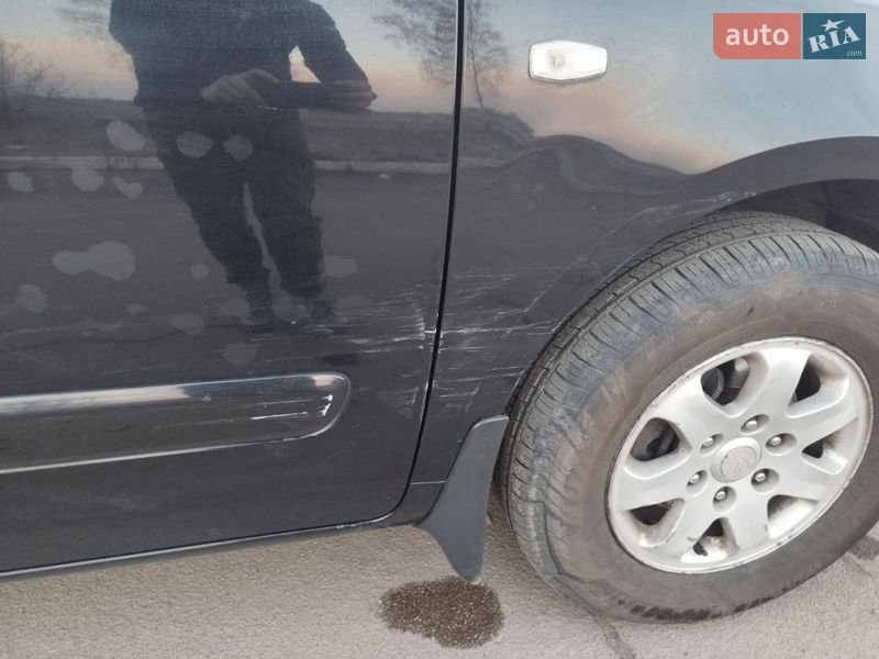 Минивэн Kia Carnival 2007 в Шостке