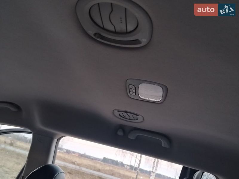 Минивэн Kia Carnival 2007 в Шостке