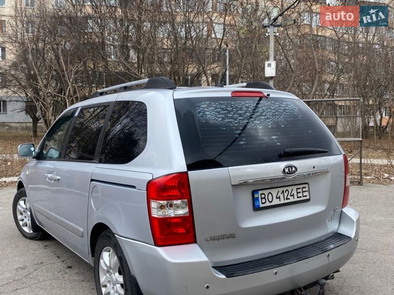 Минивэн Kia Carnival 2006 в Полтаве