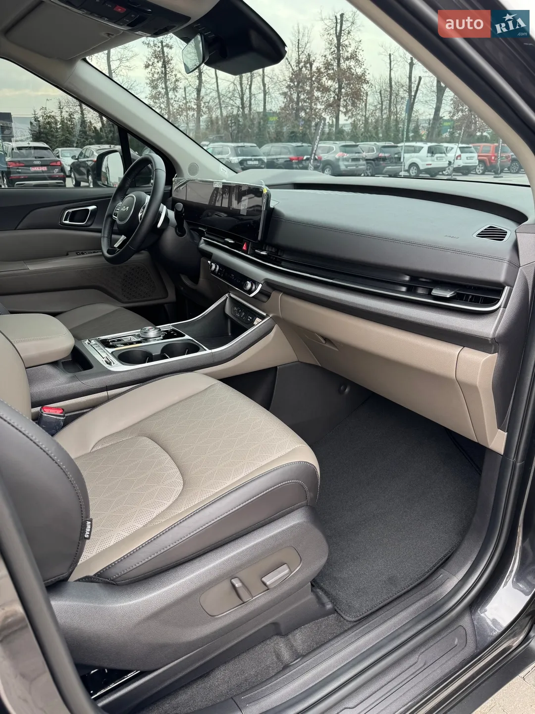 2024 Kia Carnival - мініатюра 39