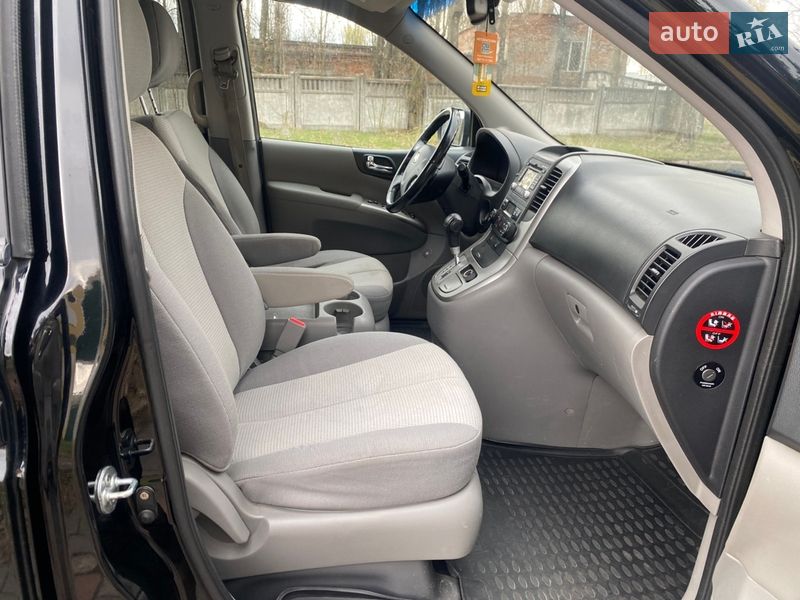 Мінівен Kia Carnival 2012 в Коростені