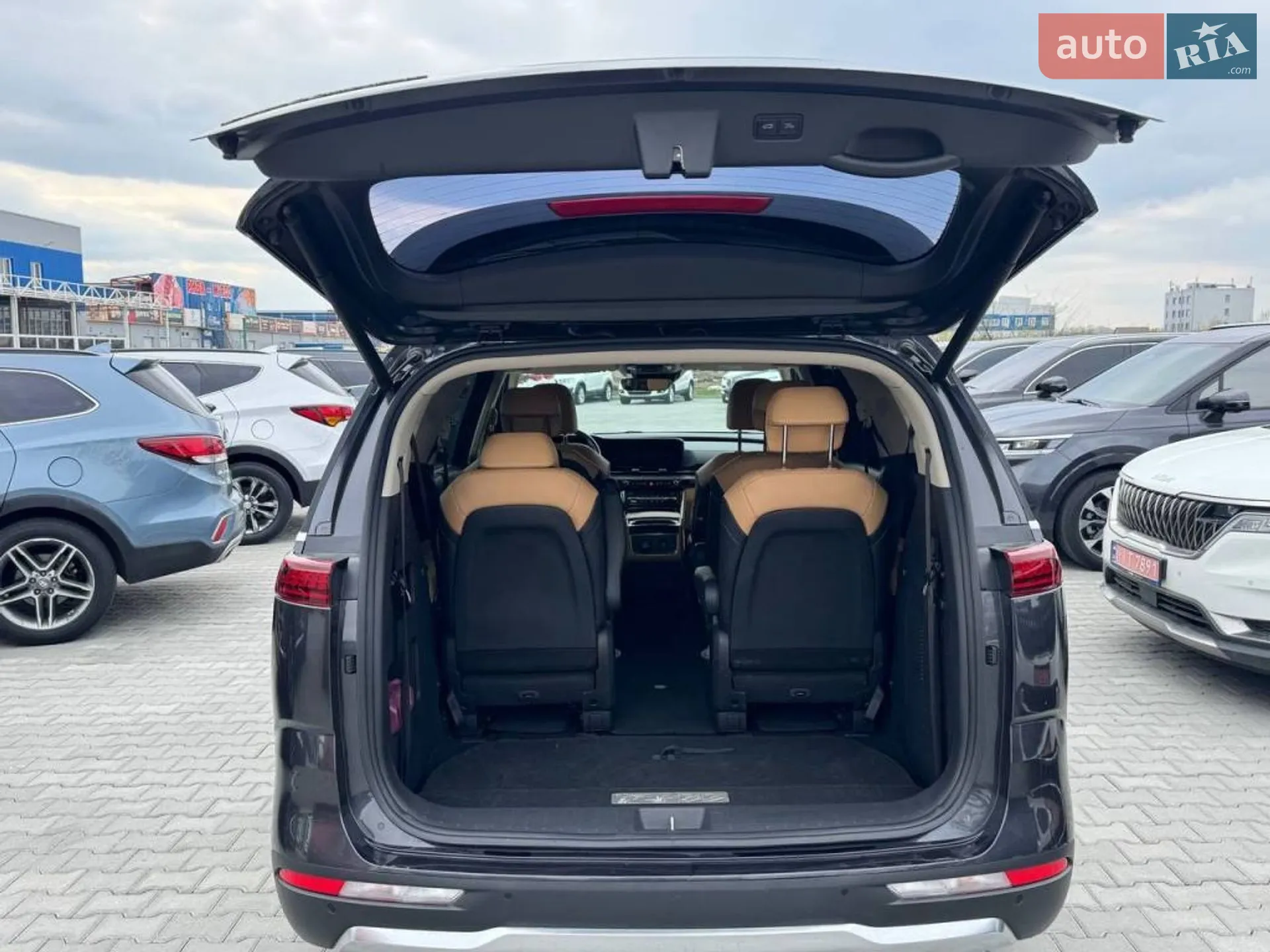 2021 Kia Carnival - мініатюра 10
