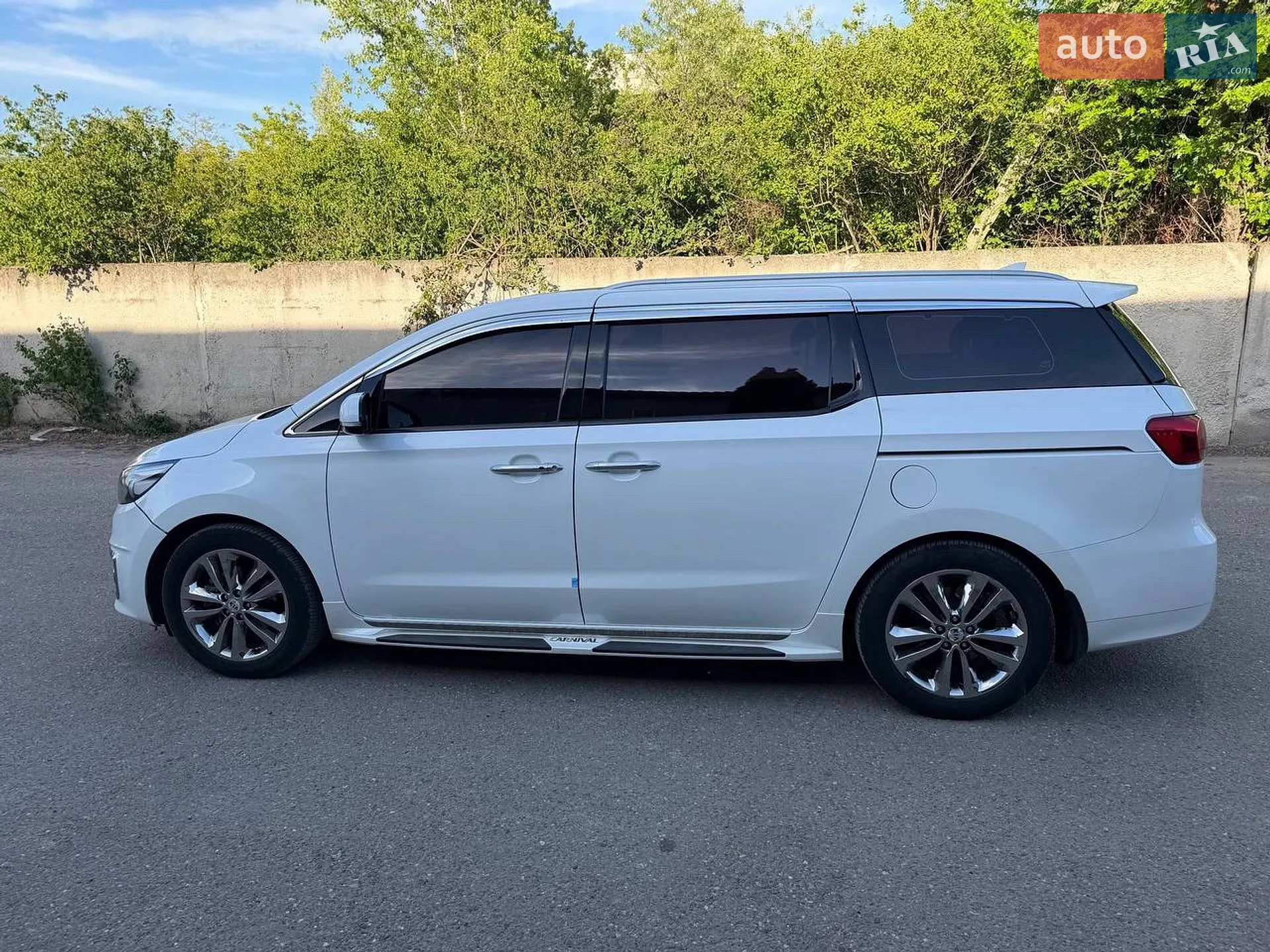 2017 Kia Carnival - мініатюра 2