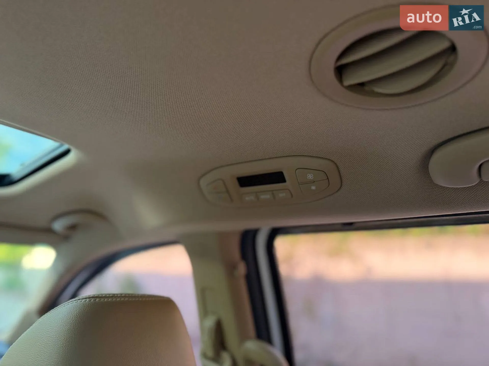 2017 Kia Carnival - мініатюра 16