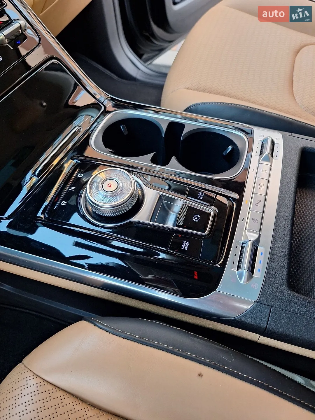 2020 Kia Carnival - мініатюра 40
