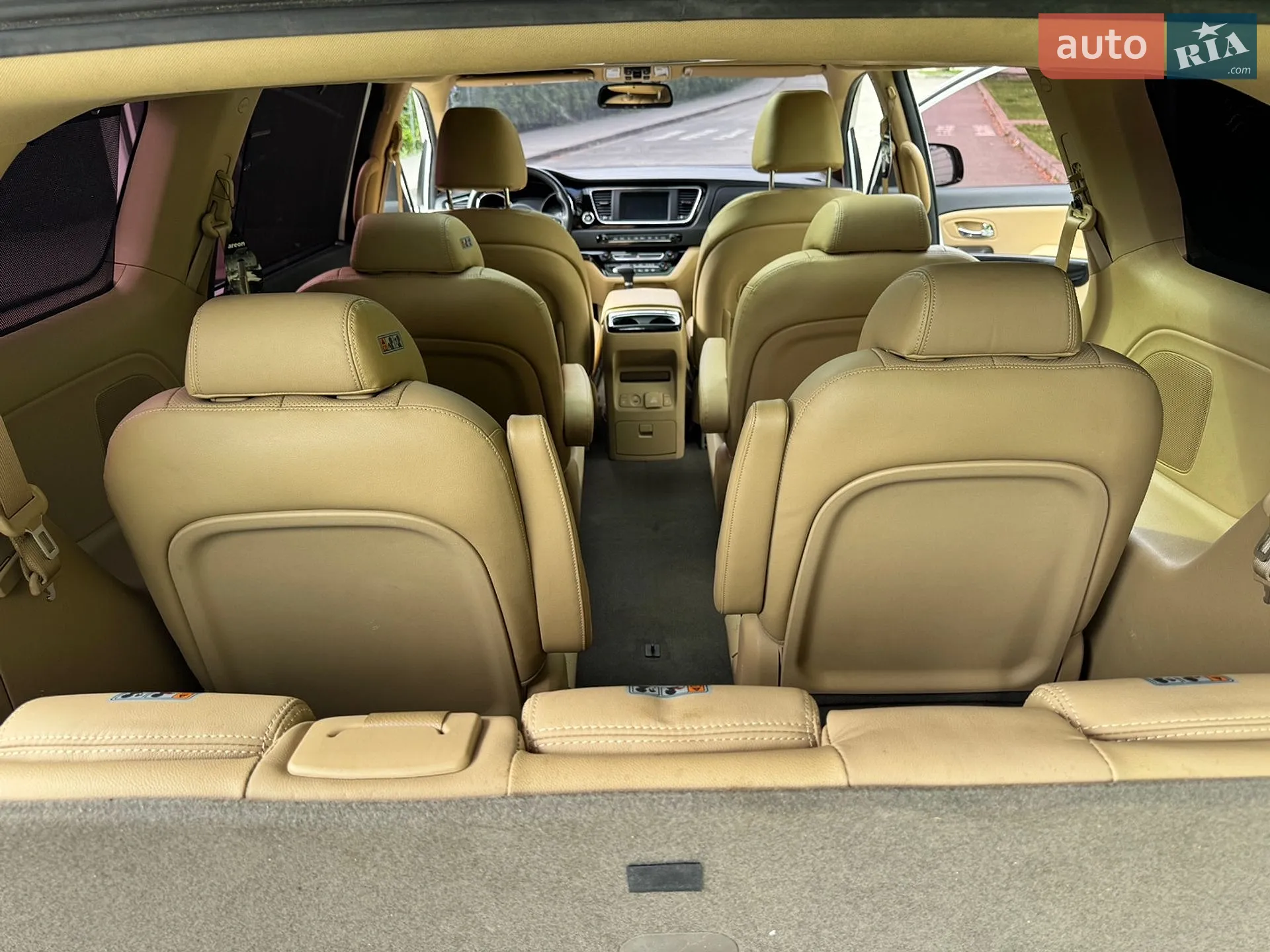 2018 Kia Carnival - мініатюра 21
