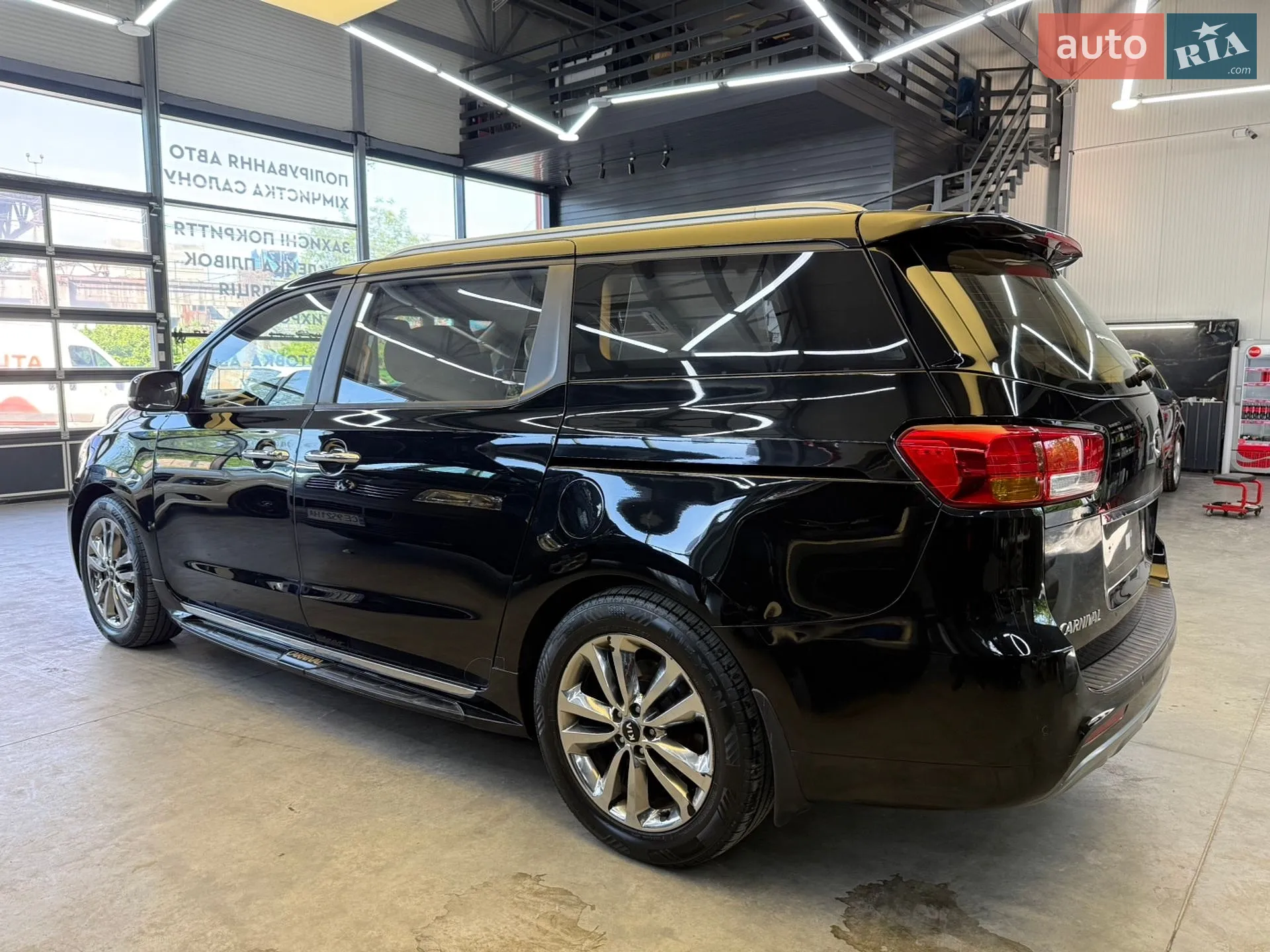 2014 Kia Carnival - мініатюра 9
