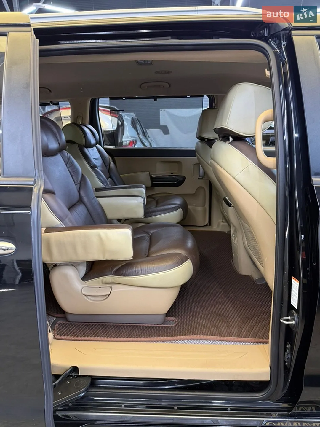 2014 Kia Carnival - мініатюра 16