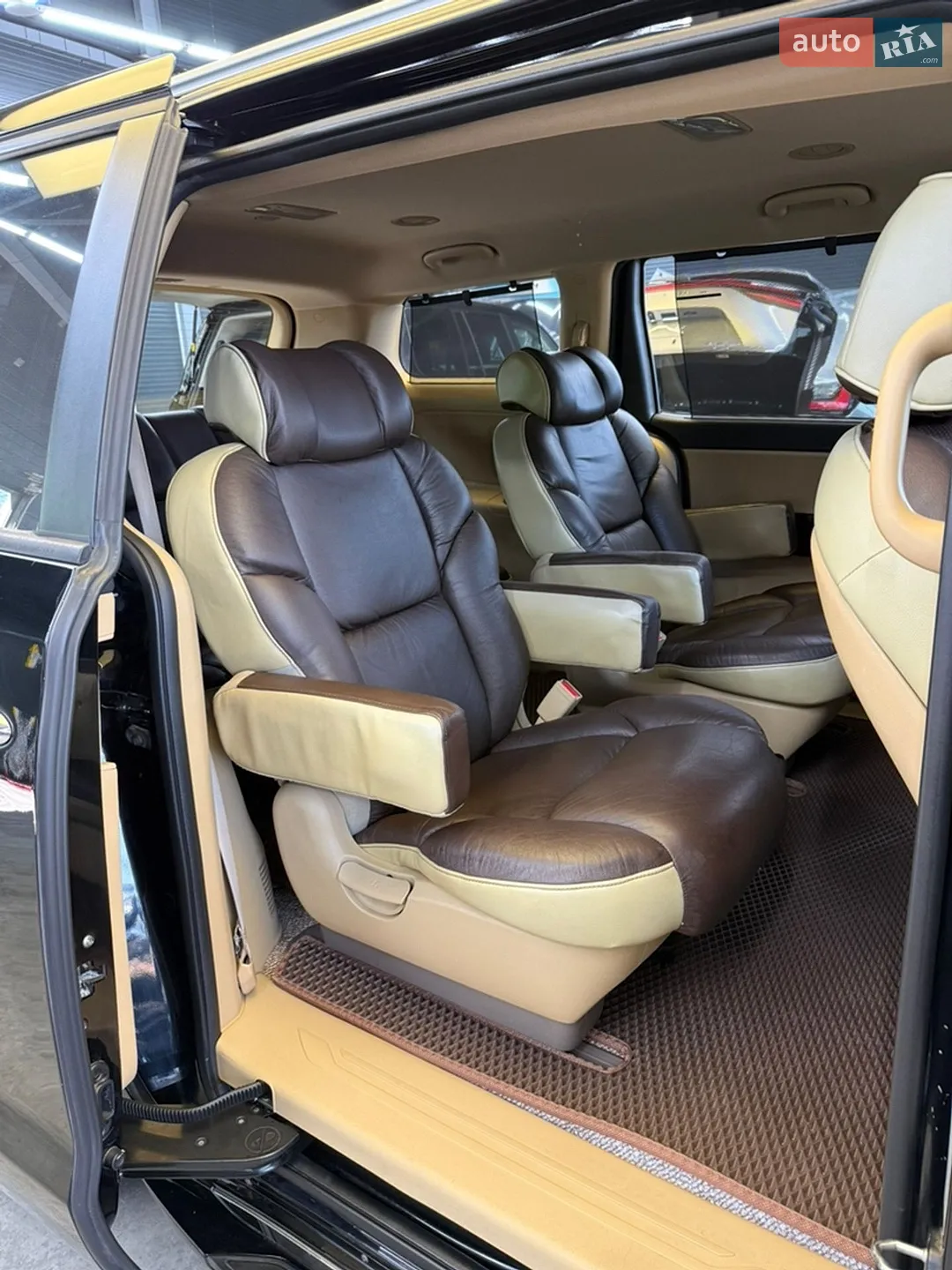 2014 Kia Carnival - мініатюра 17