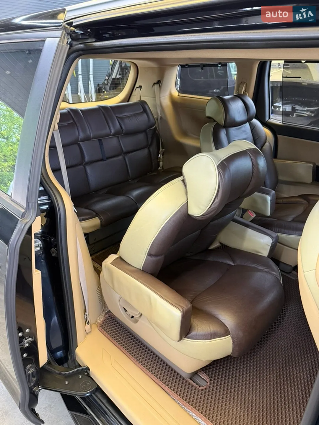 2014 Kia Carnival - мініатюра 21