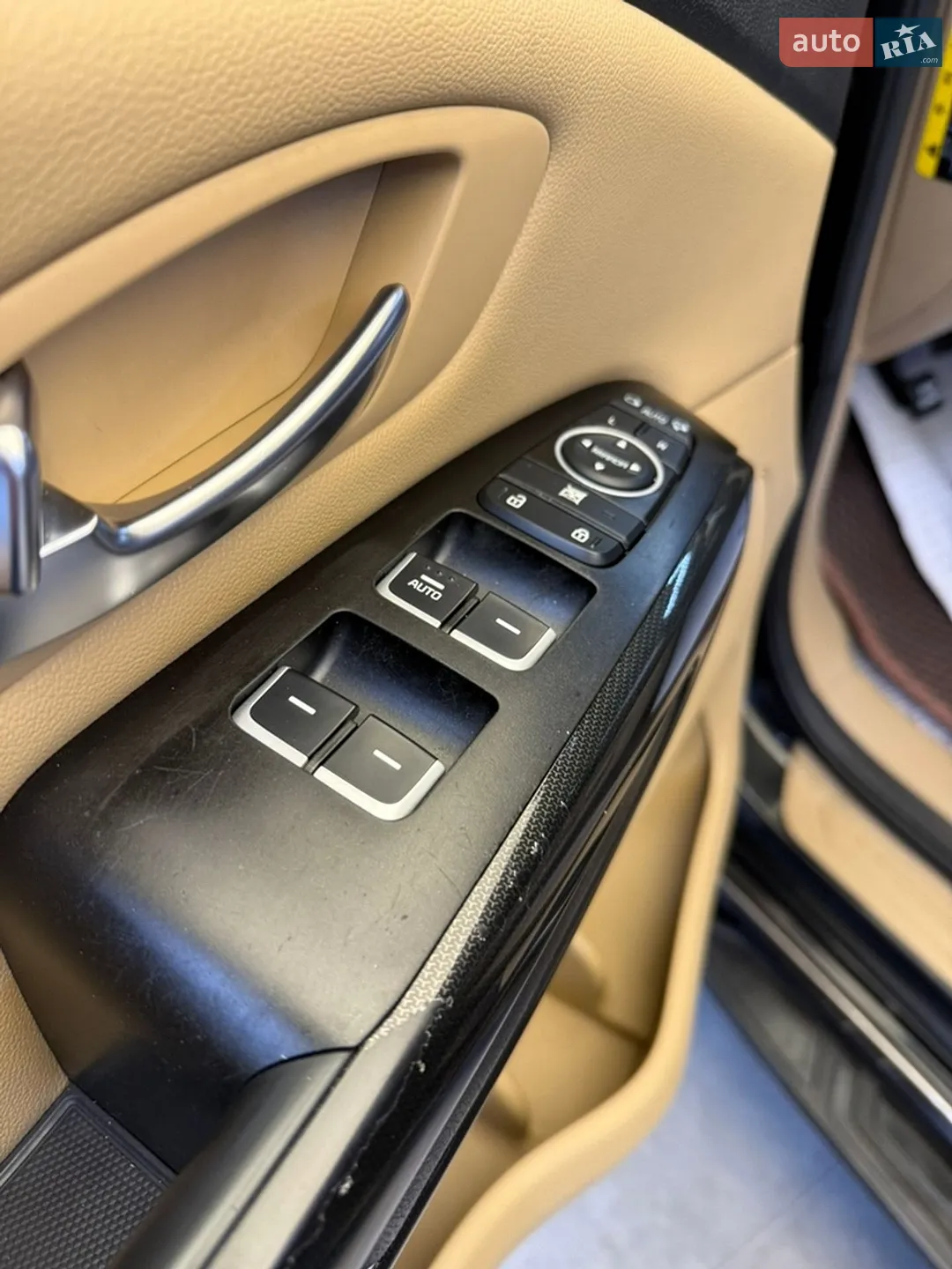 2014 Kia Carnival - мініатюра 24