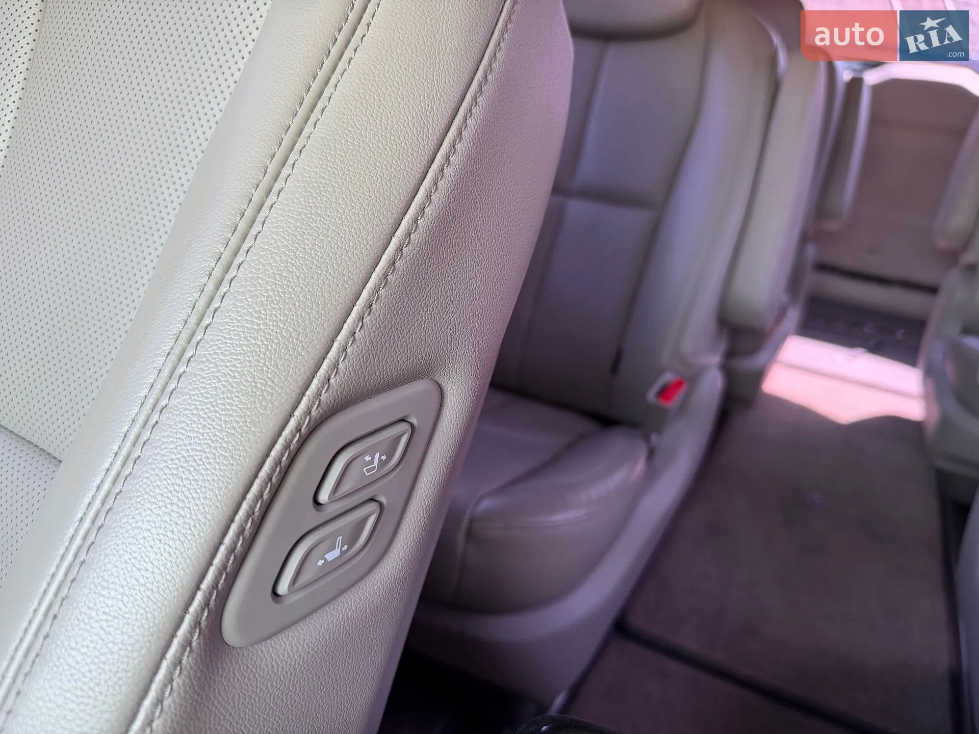 2016 Kia Carnival - мініатюра 28