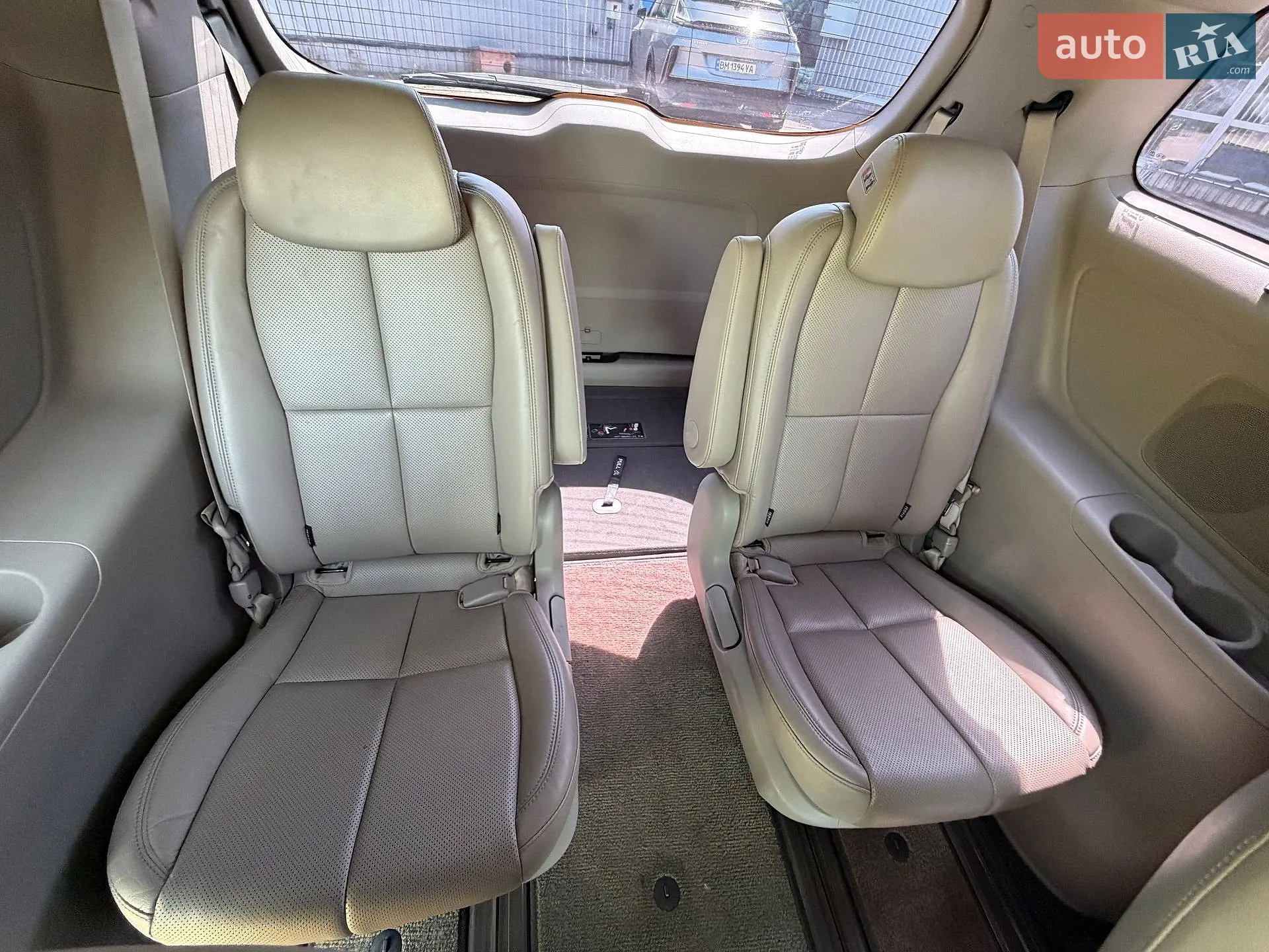 2016 Kia Carnival - мініатюра 42