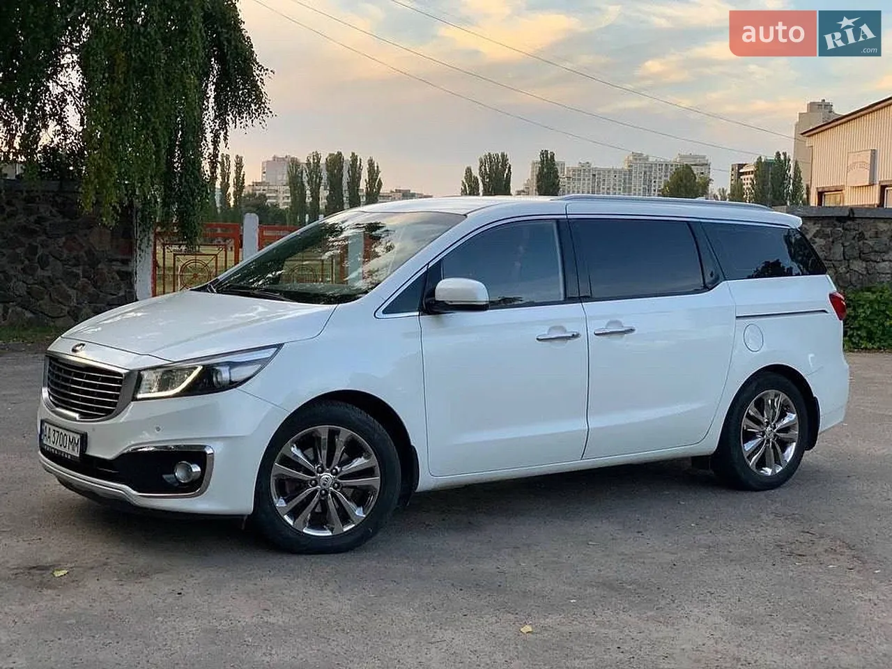 2017 Kia Carnival - мініатюра 28