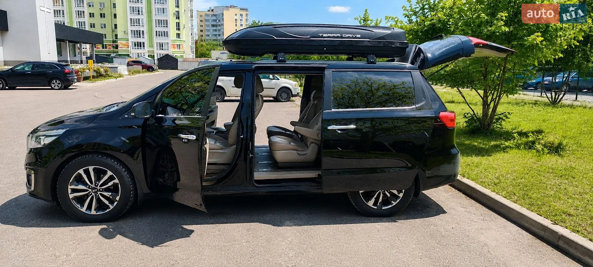 2014 Kia Carnival - мініатюра 8