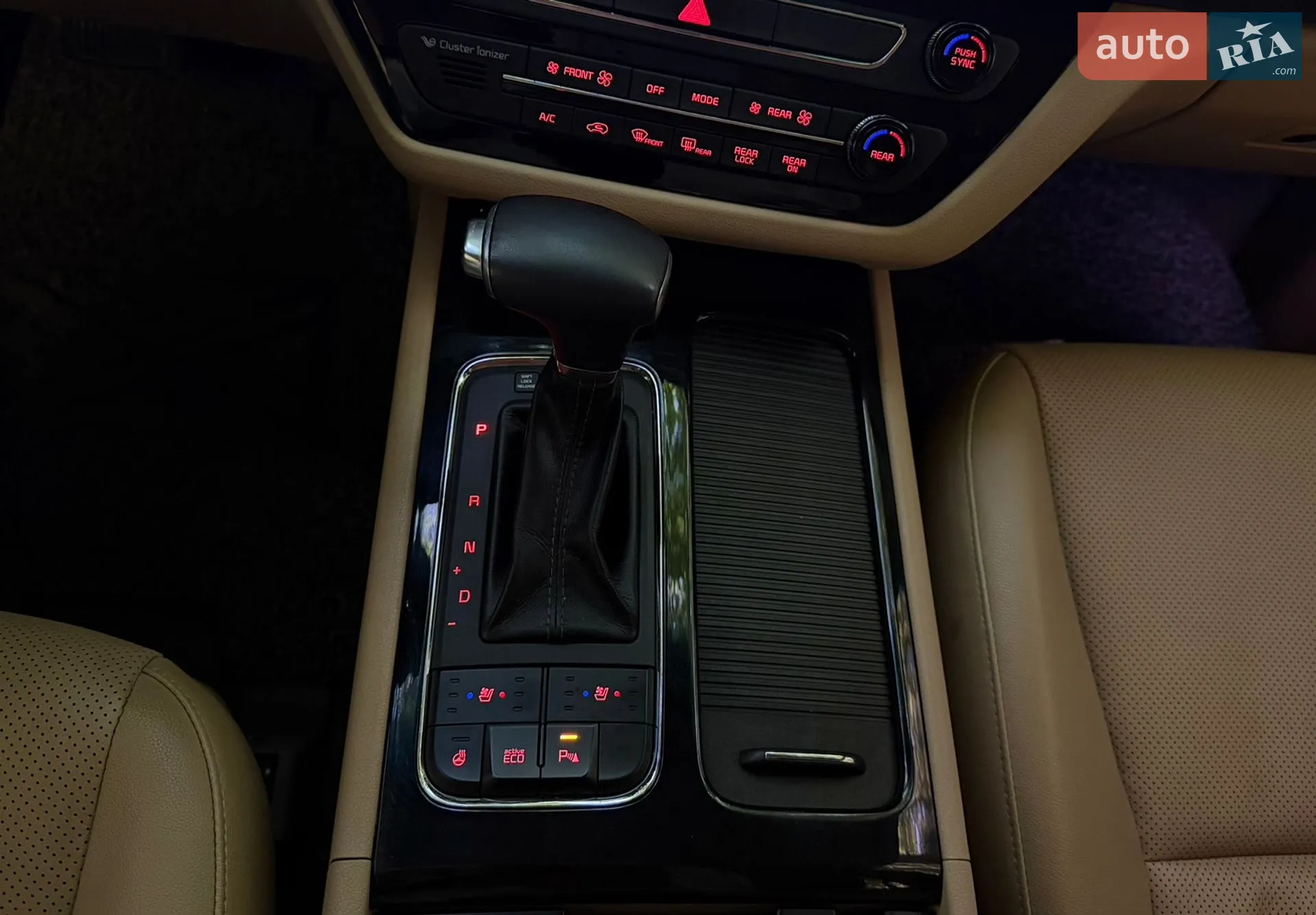2018 Kia Carnival - мініатюра 28
