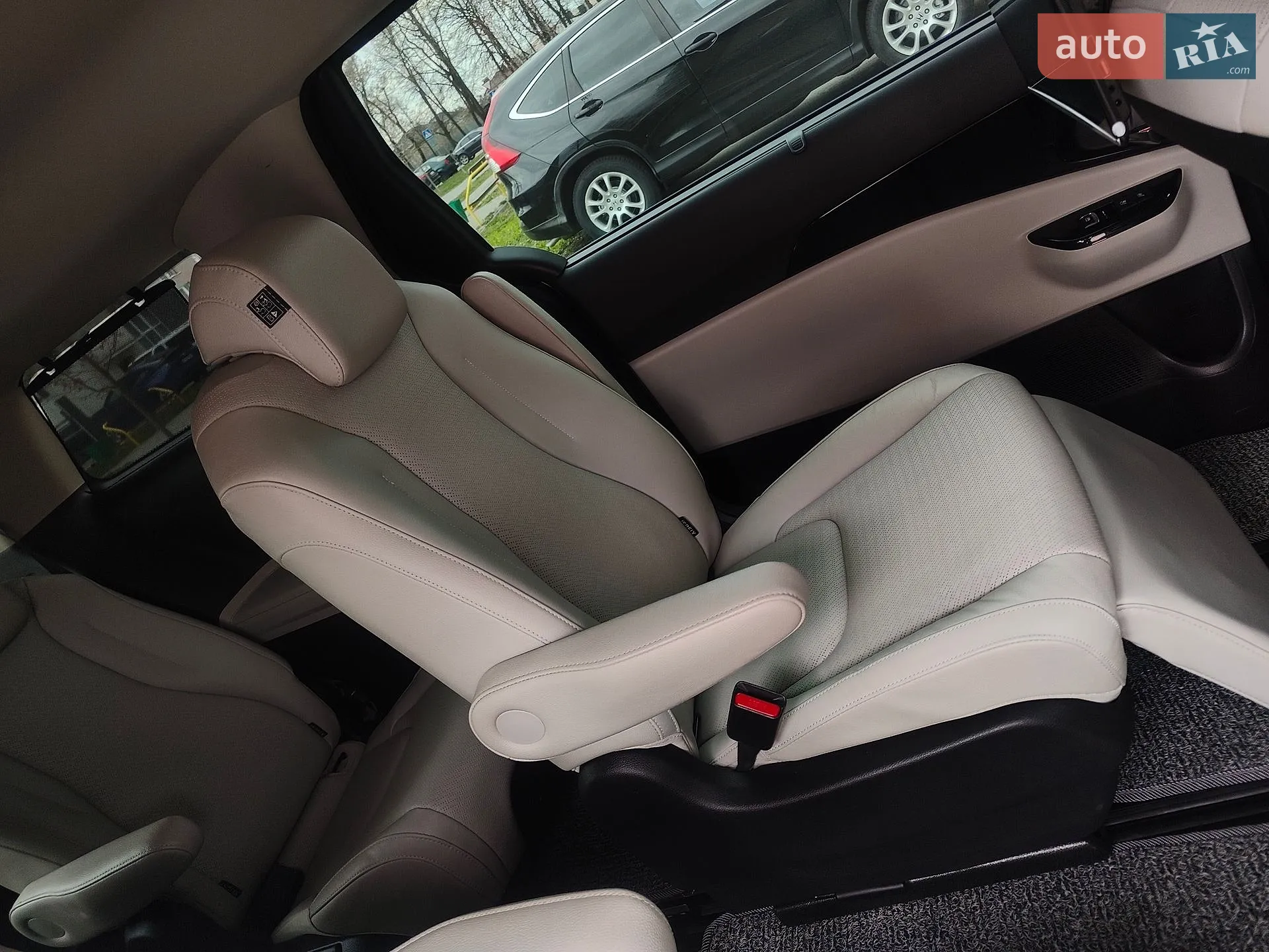 2021 Kia Carnival - мініатюра 24