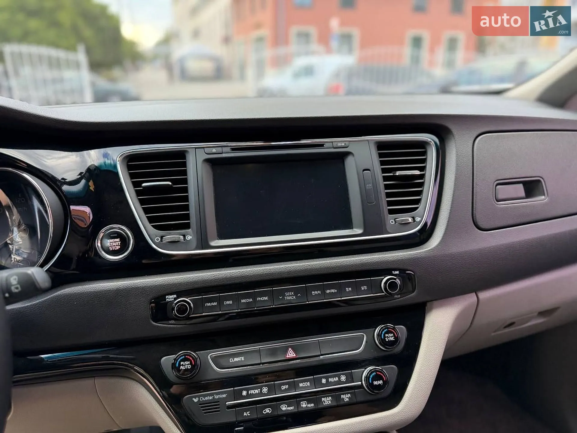 2016 Kia Carnival - мініатюра 8