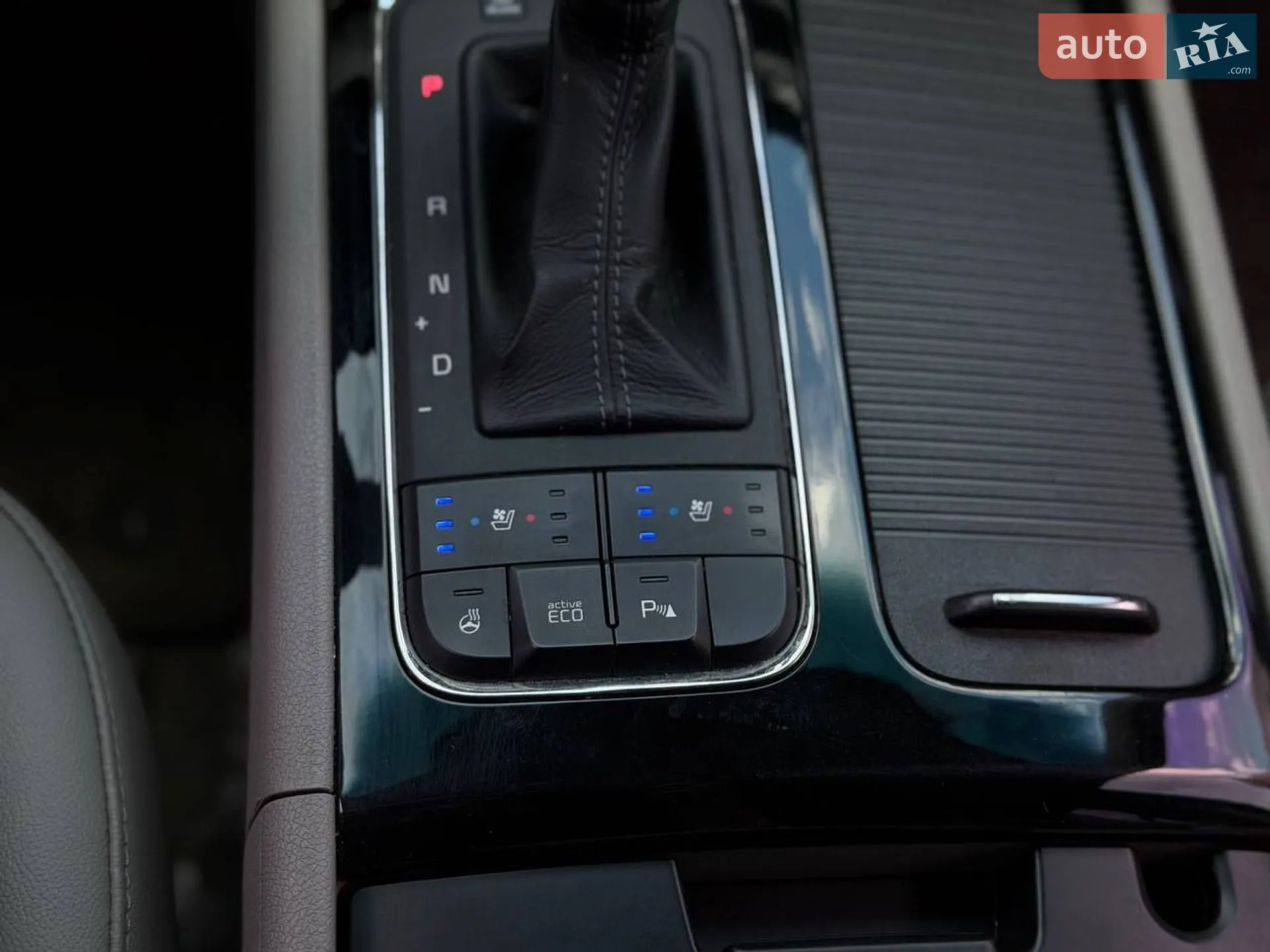 2016 Kia Carnival - мініатюра 15