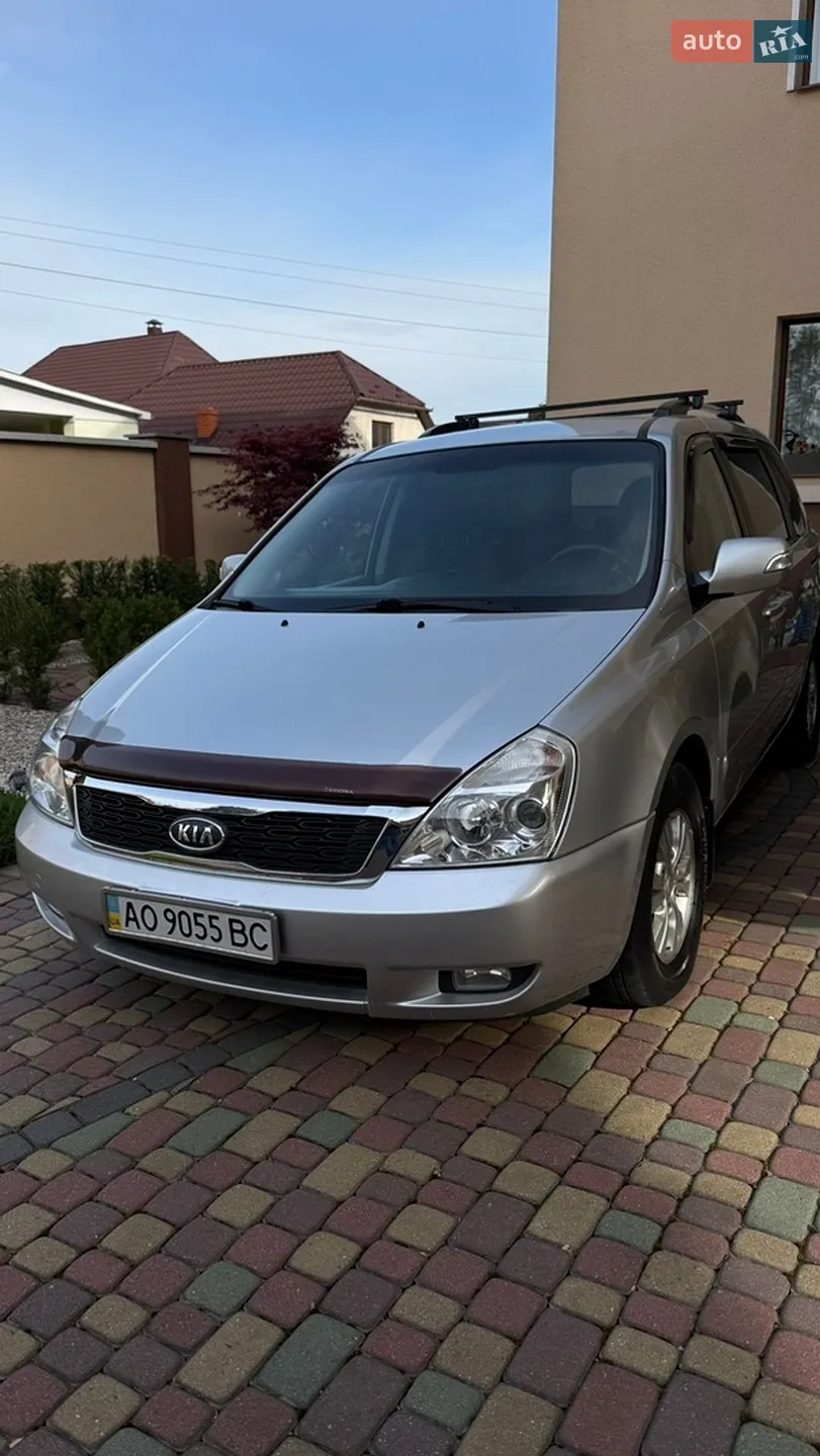 2012 Kia Carnival - фото 1