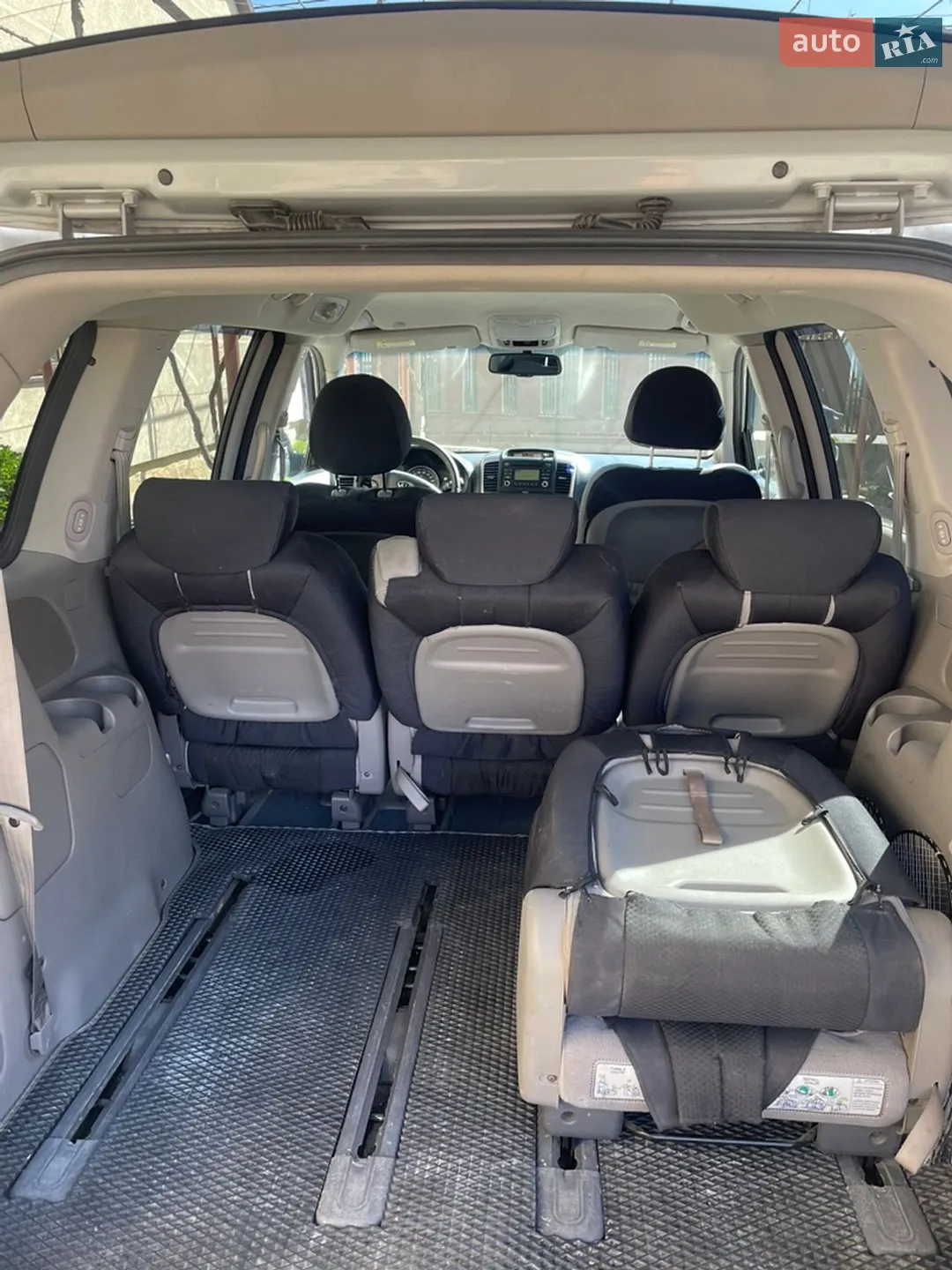 2012 Kia Carnival - мініатюра 9