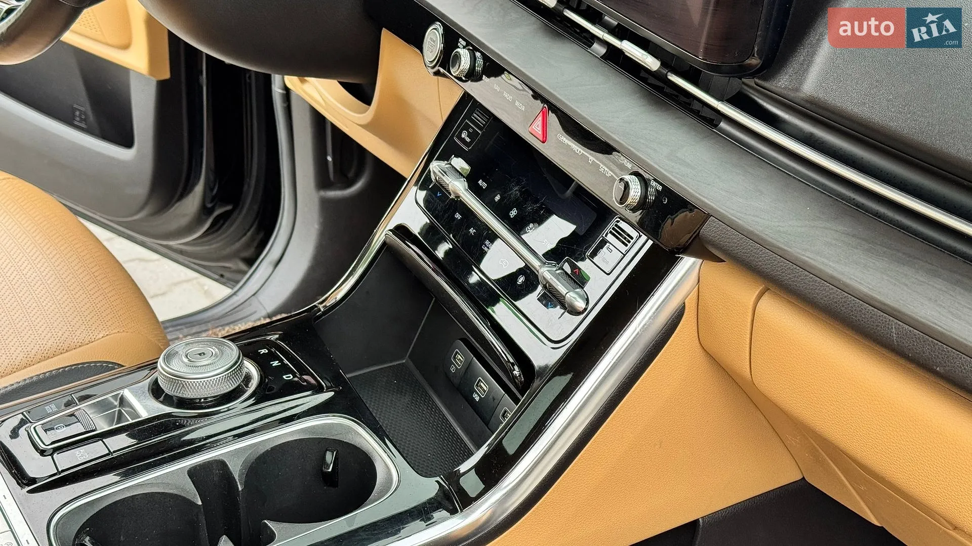 2020 Kia Carnival - мініатюра 17