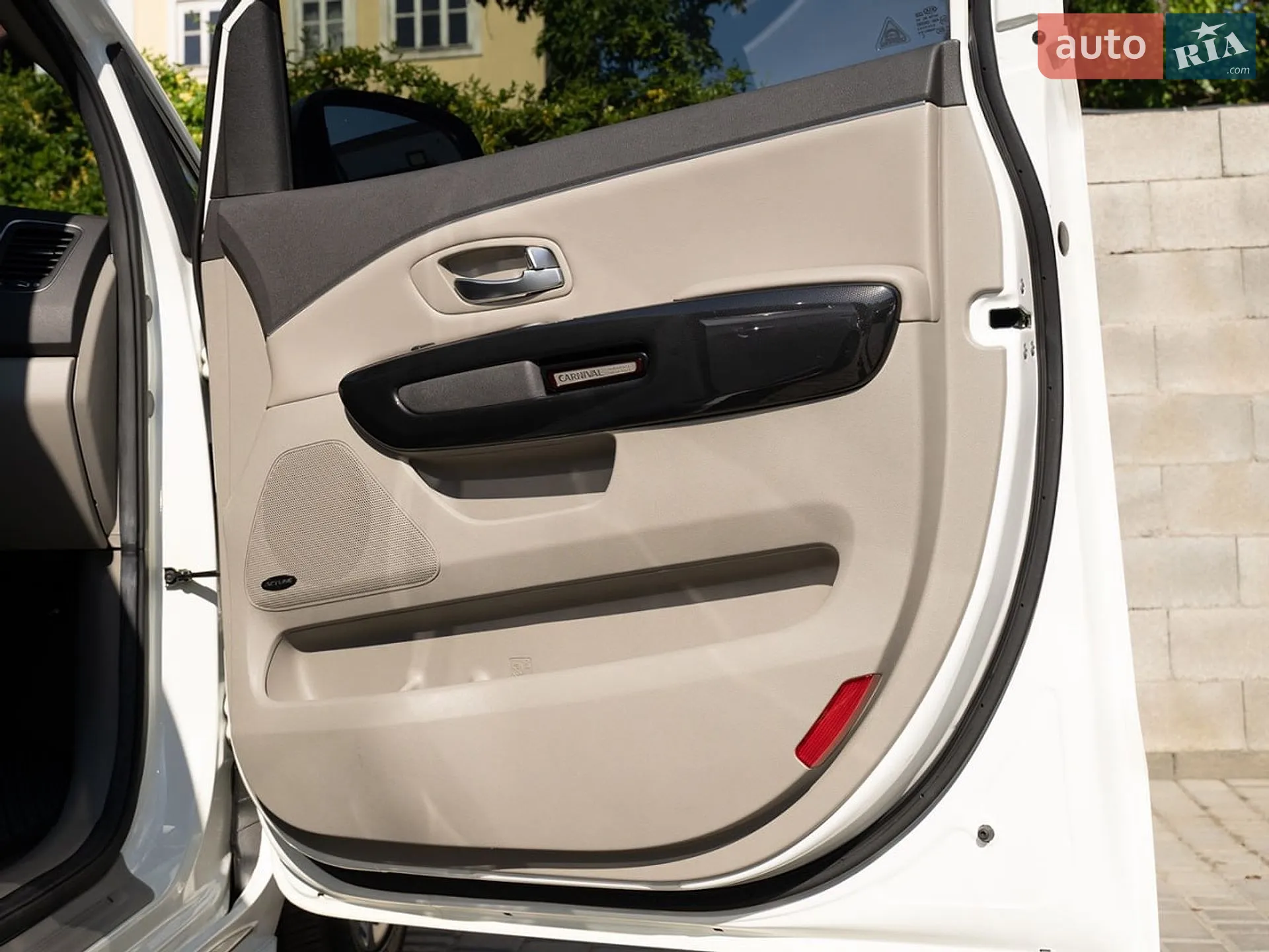 2014 Kia Carnival - мініатюра 41