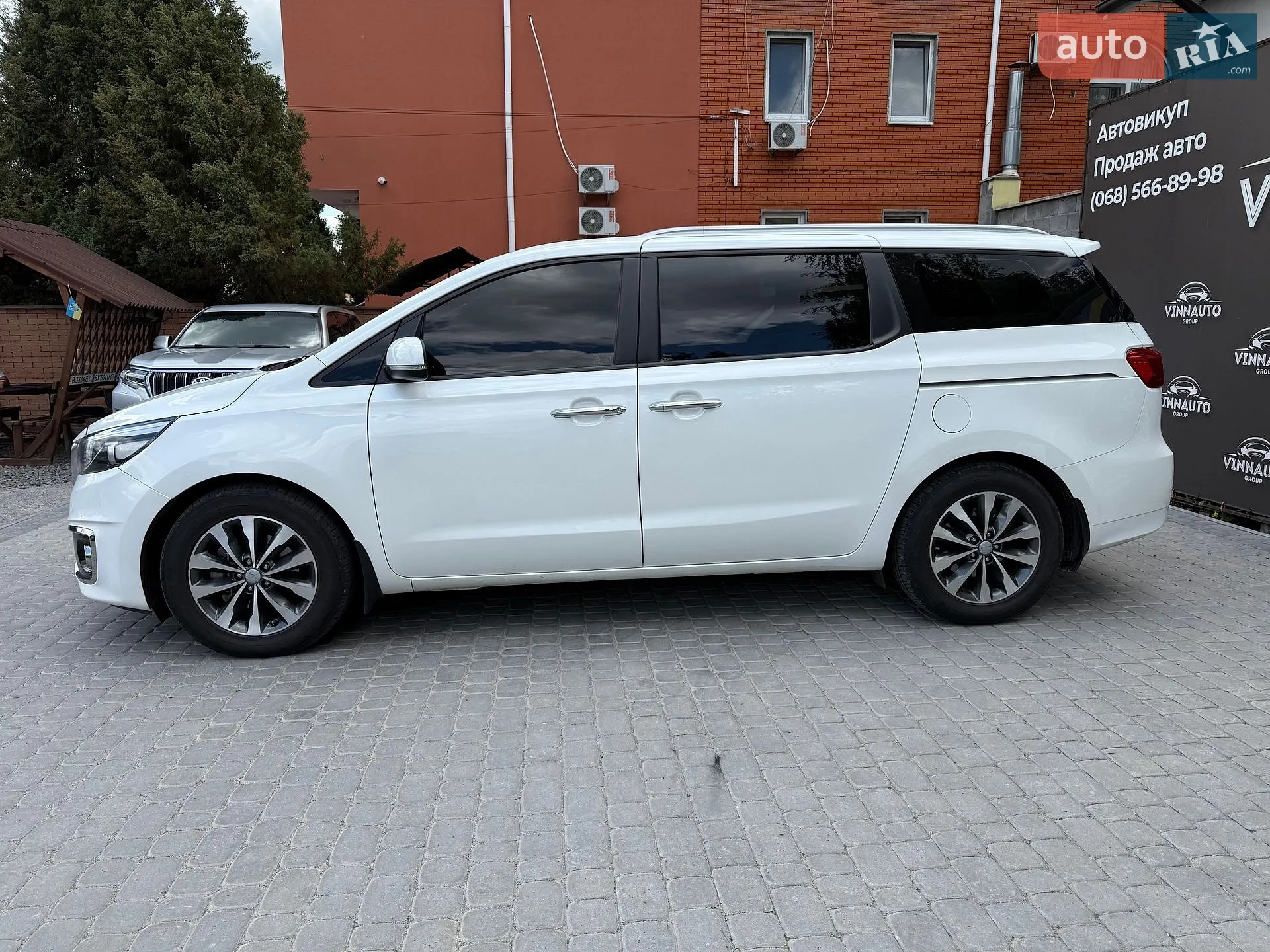 2017 Kia Carnival - мініатюра 4