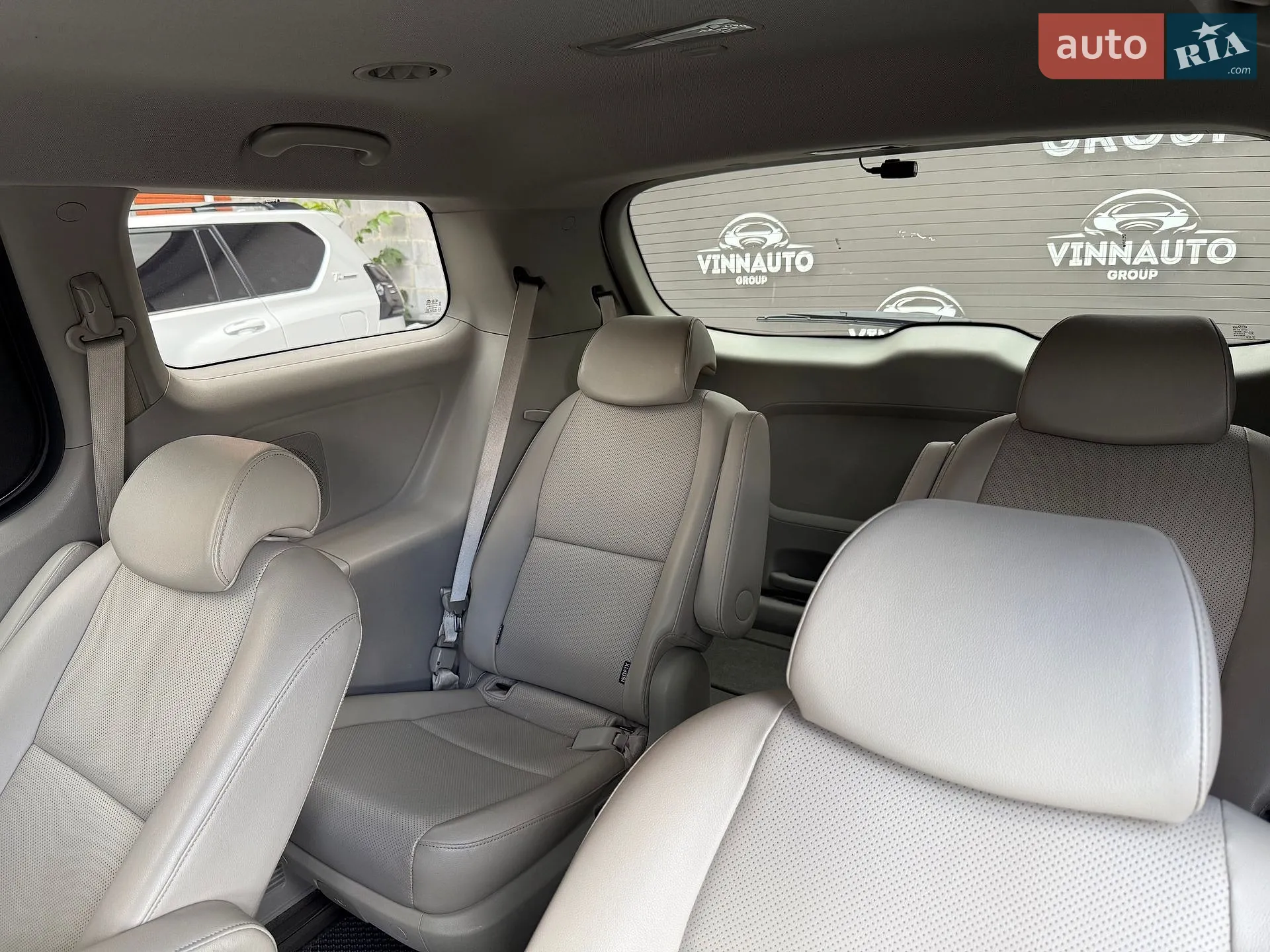 2017 Kia Carnival - мініатюра 37