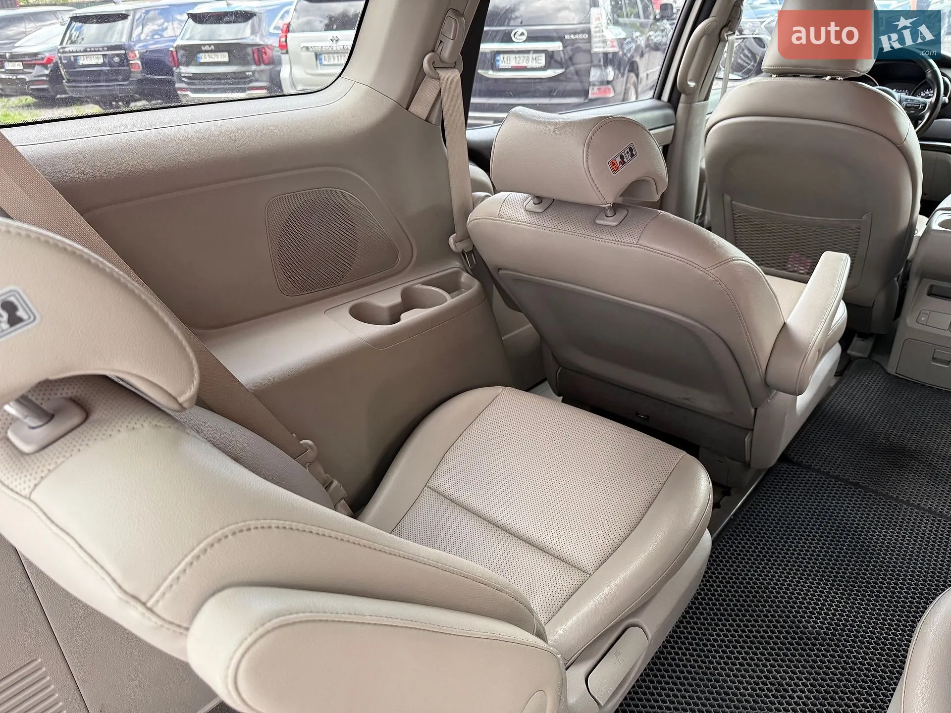 2017 Kia Carnival - мініатюра 43