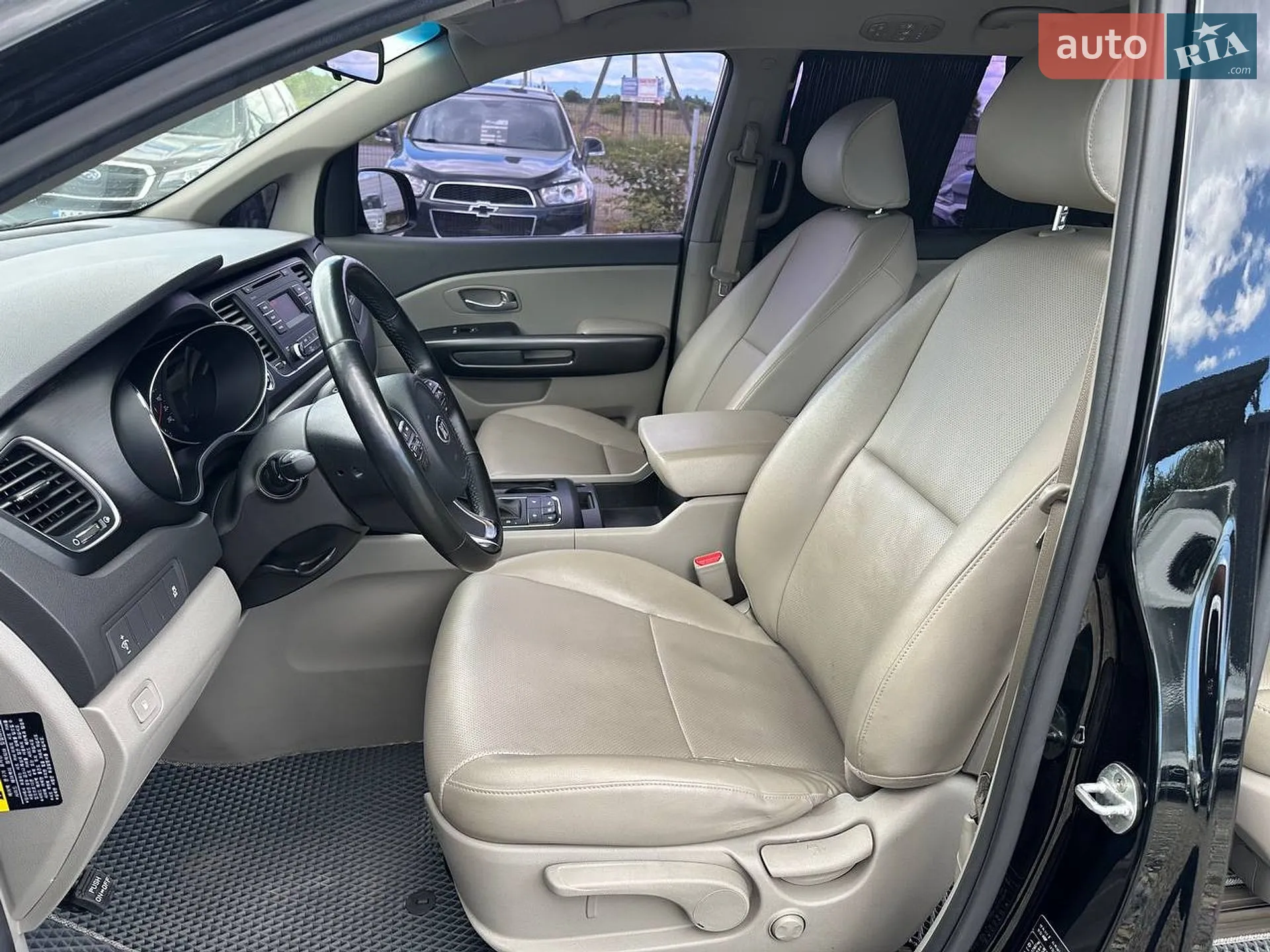 2015 Kia Carnival - мініатюра 12