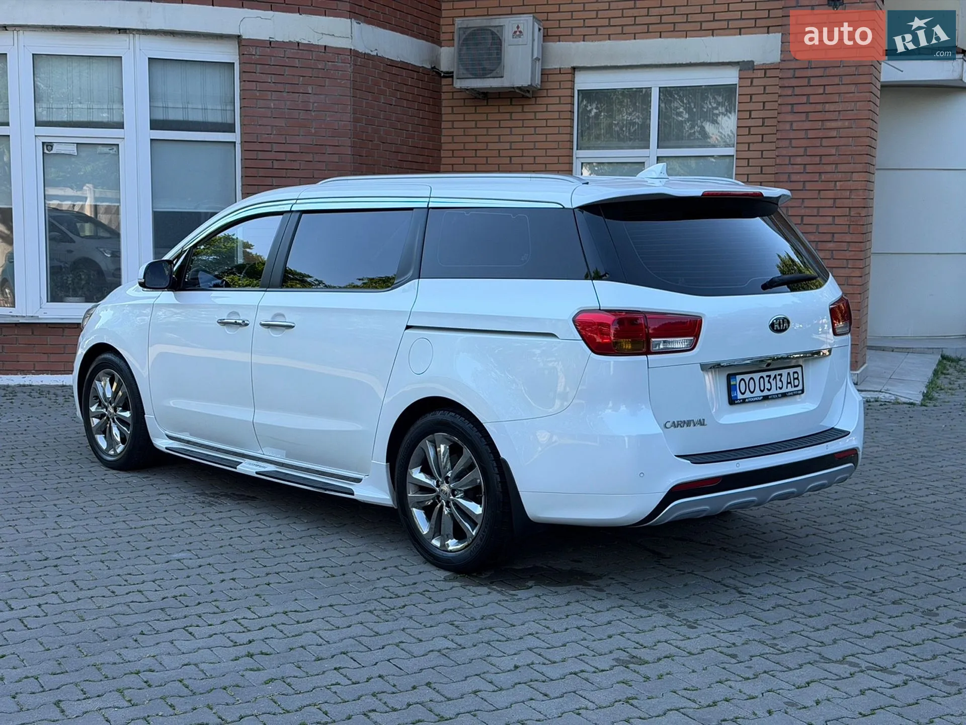 2015 Kia Carnival - мініатюра 6