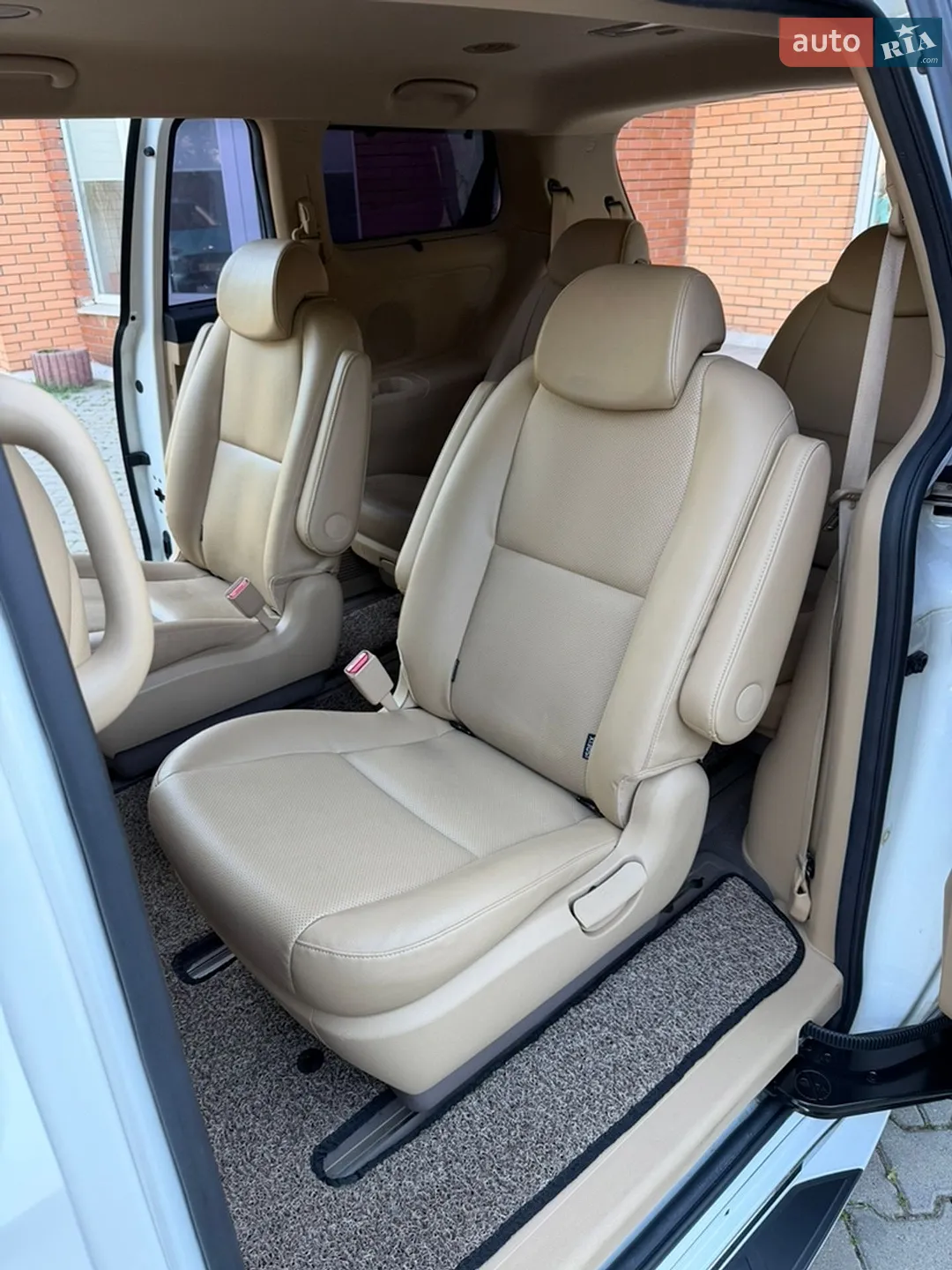 2015 Kia Carnival - мініатюра 14
