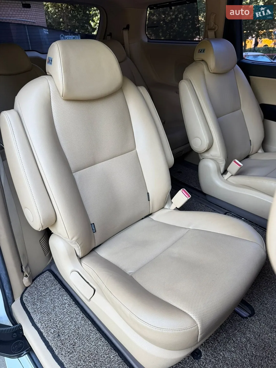 2015 Kia Carnival - мініатюра 17