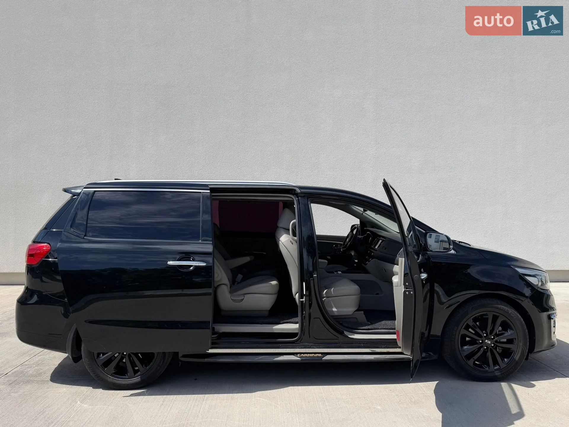 2017 Kia Carnival - мініатюра 13