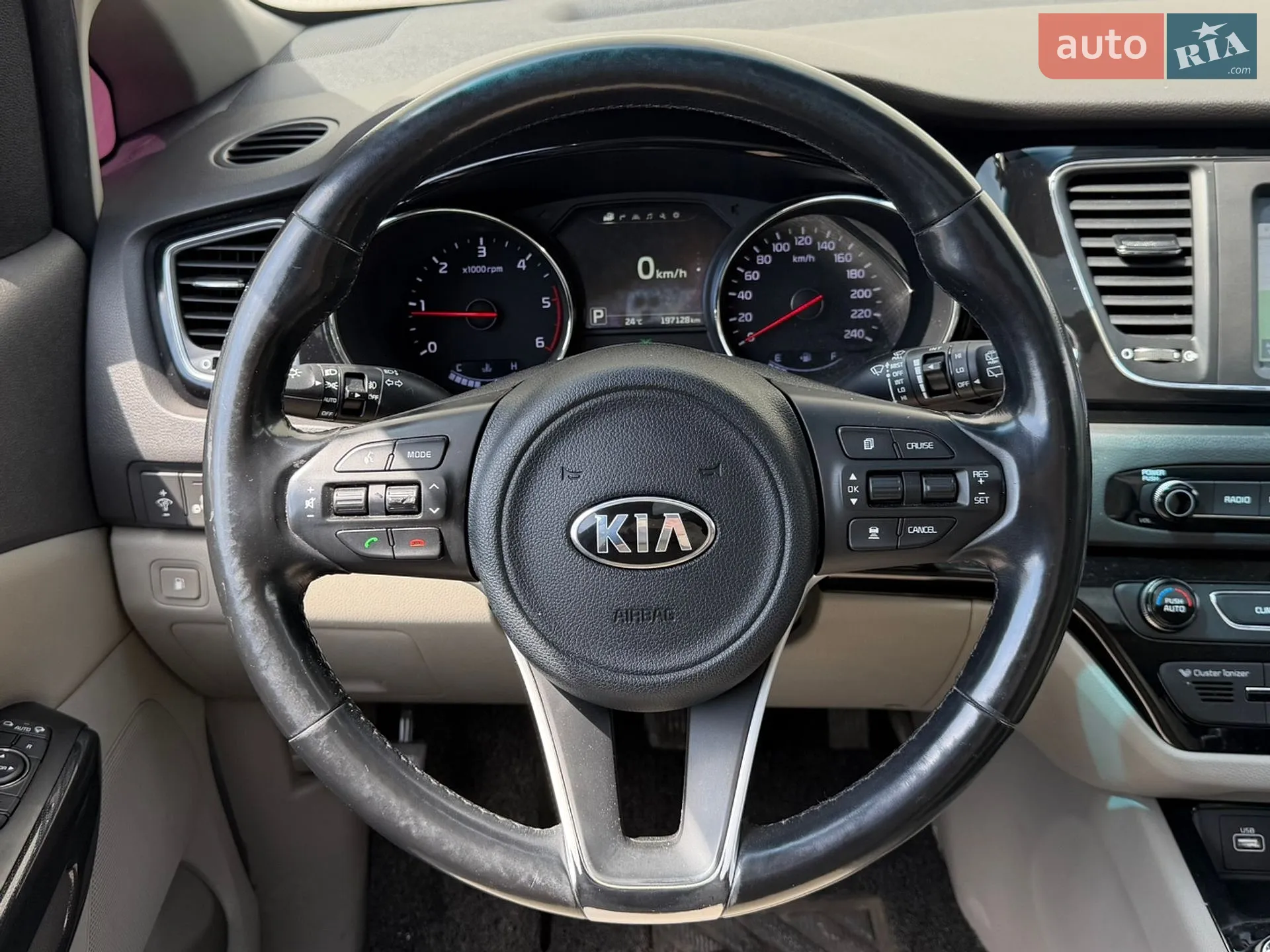 2017 Kia Carnival - мініатюра 26