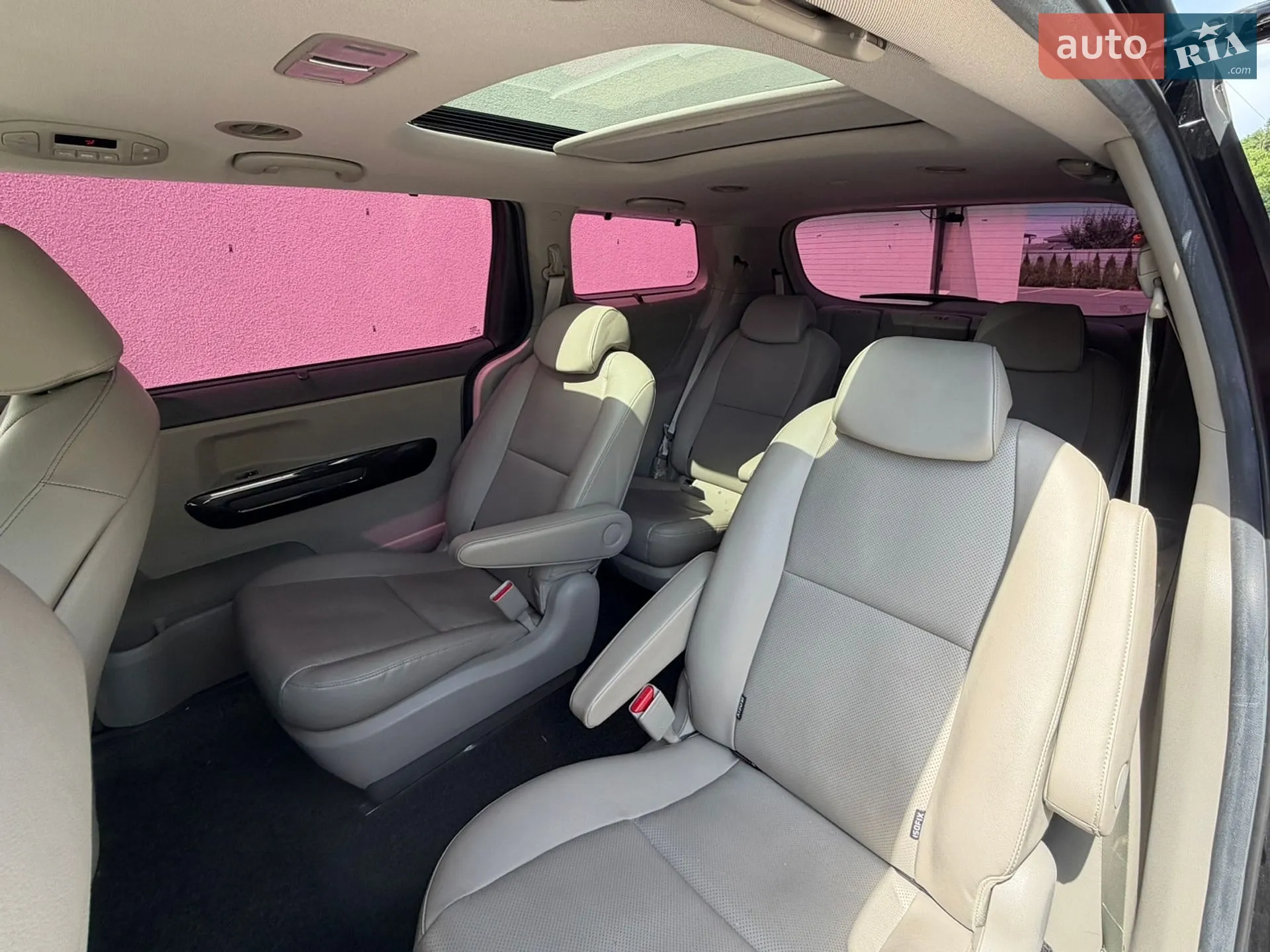 2017 Kia Carnival - мініатюра 39