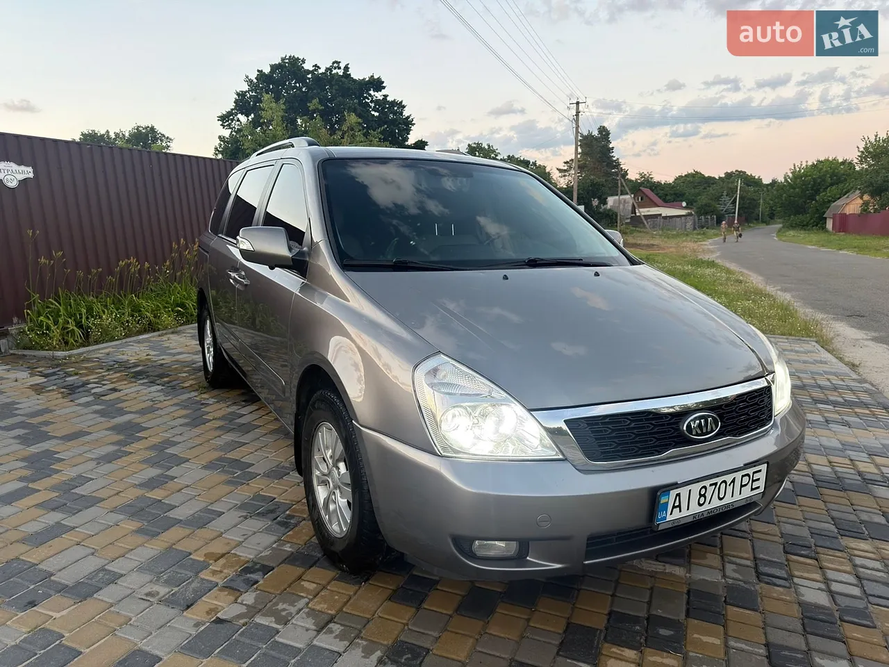 2011 Kia Carnival - мініатюра 11