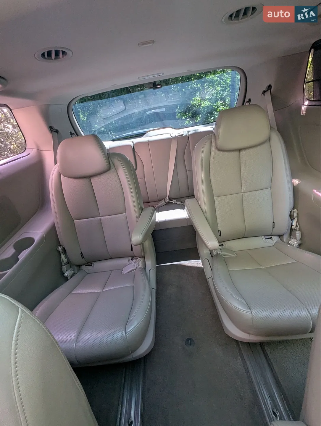 2015 Kia Carnival - мініатюра 33