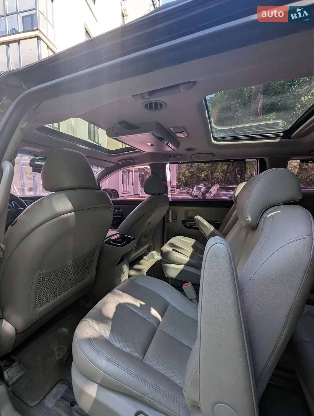 2015 Kia Carnival - мініатюра 51
