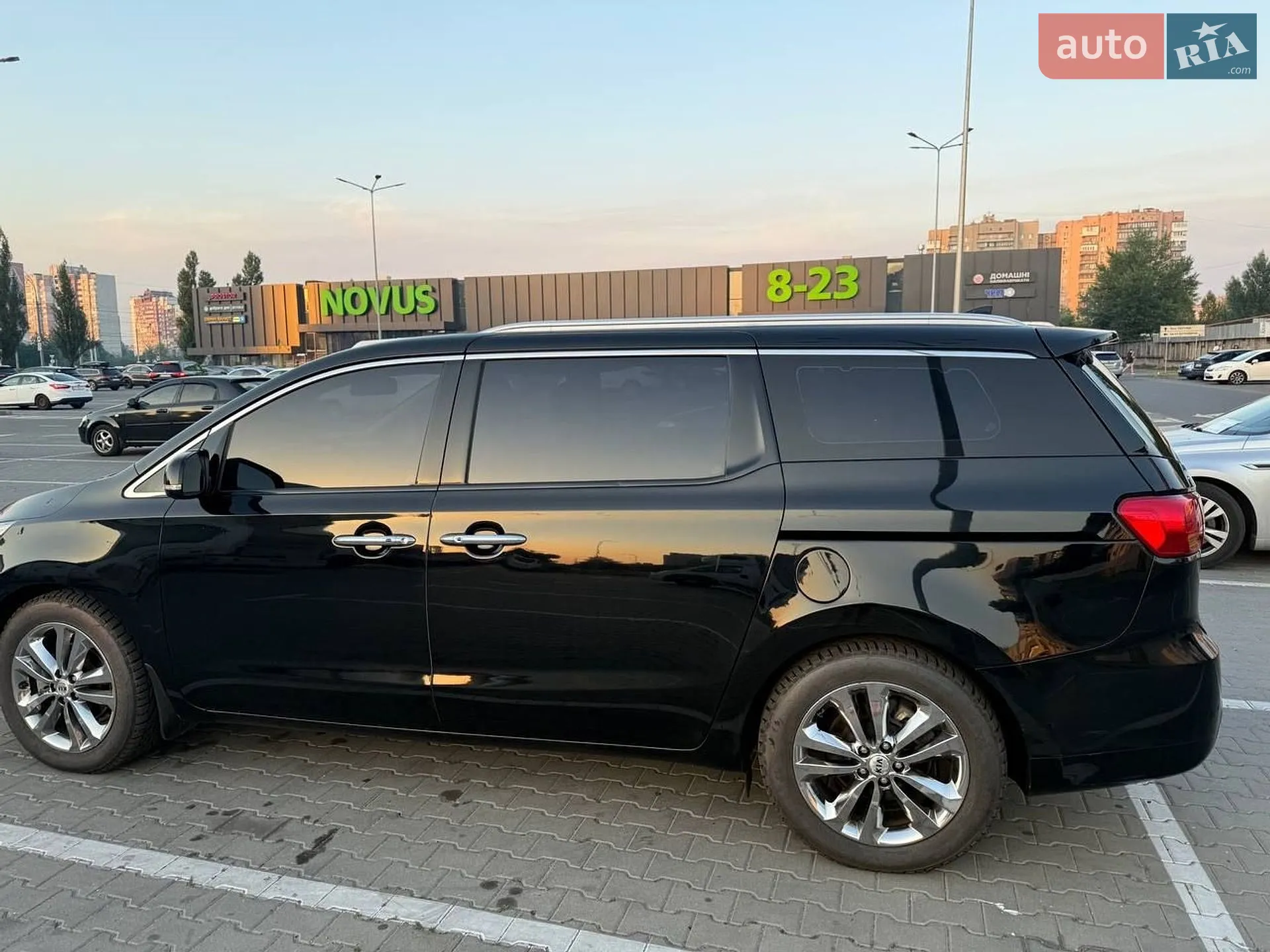 2016 Kia Carnival - мініатюра 4