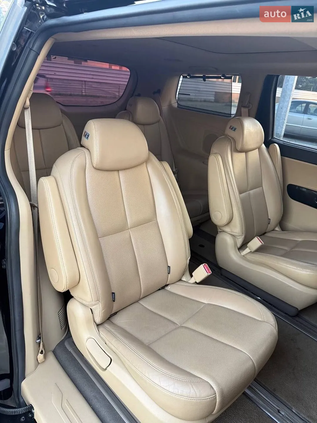 2016 Kia Carnival - мініатюра 13
