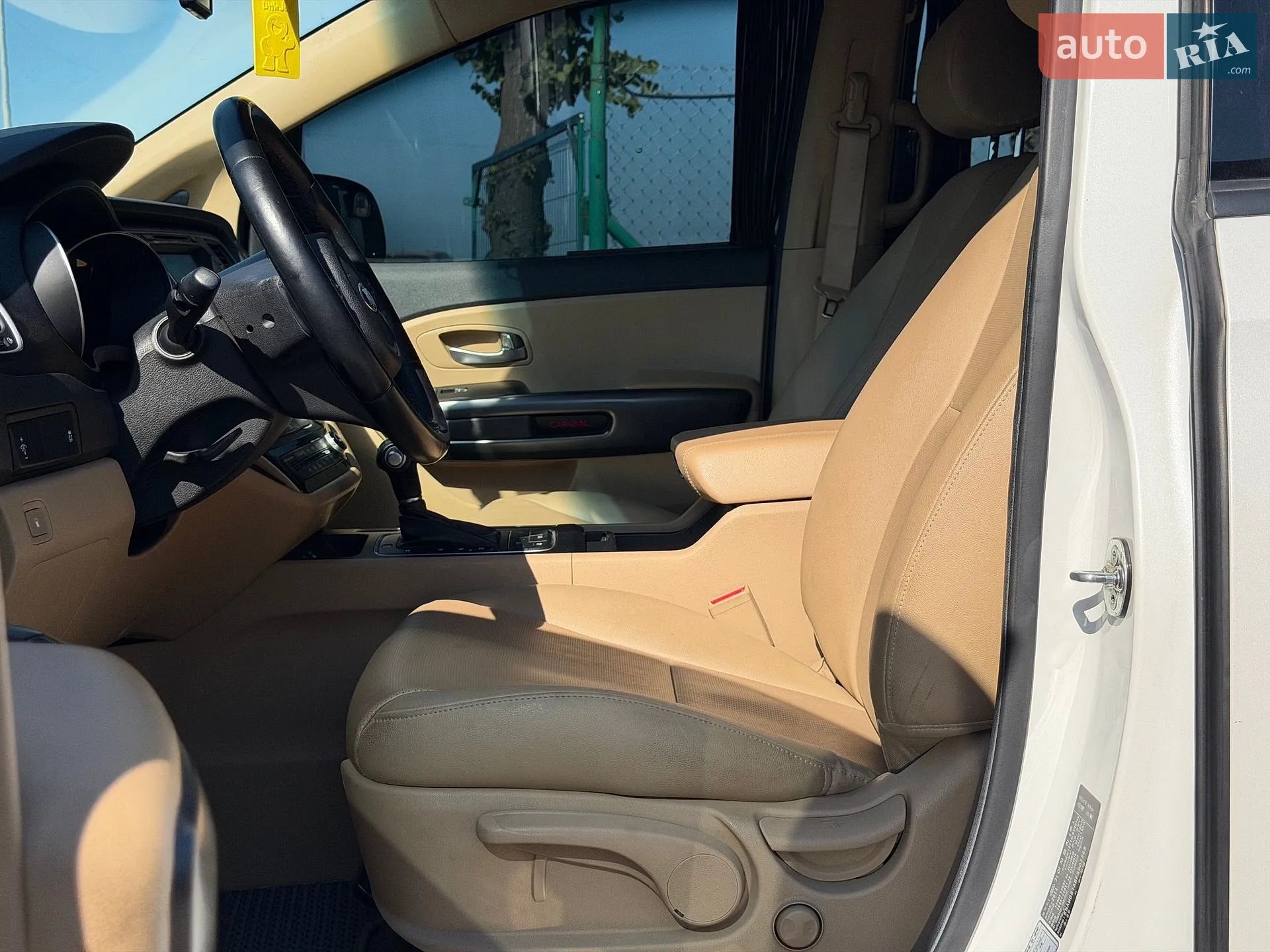 2014 Kia Carnival - мініатюра 49