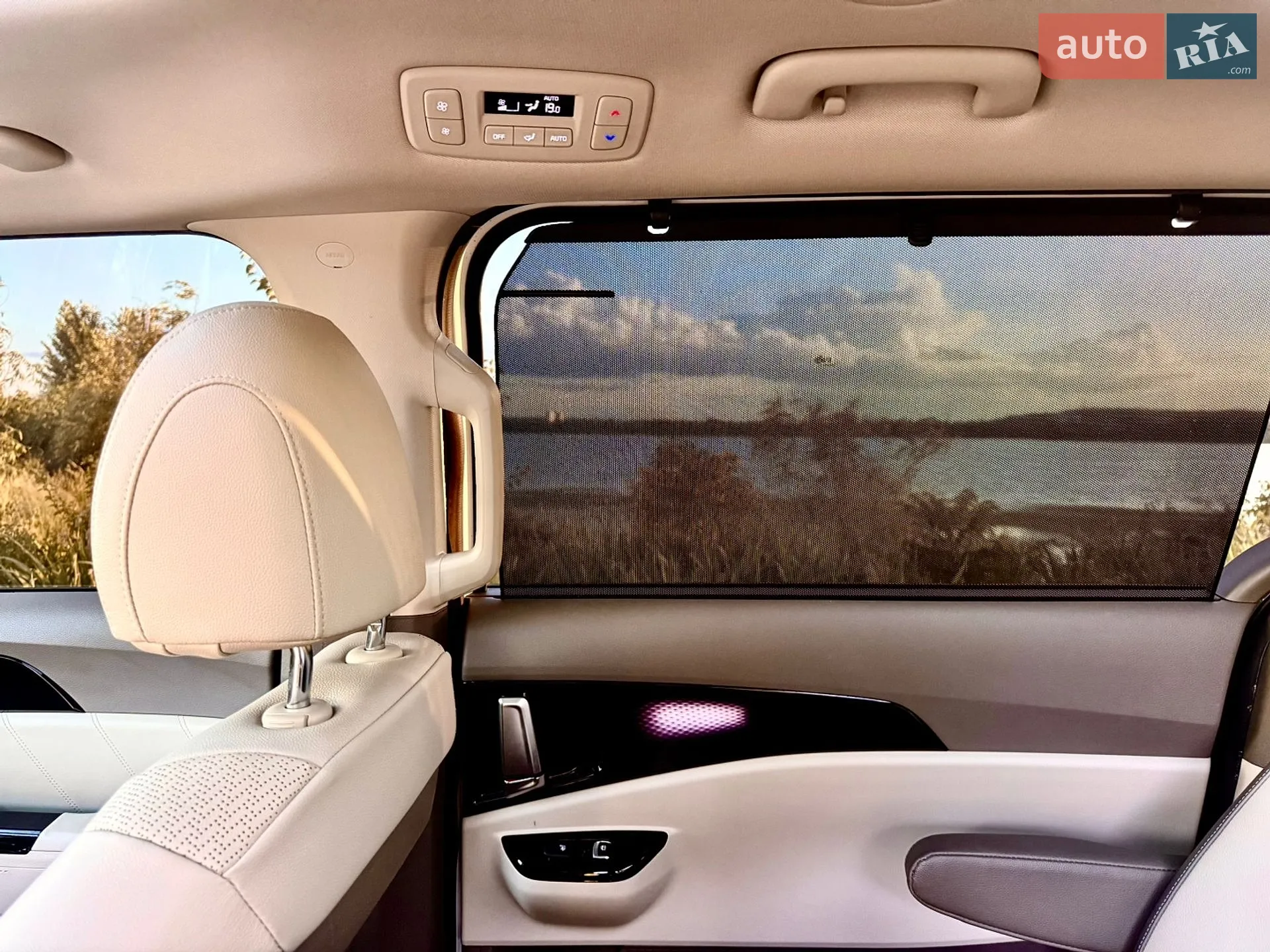 2021 Kia Carnival - мініатюра 21