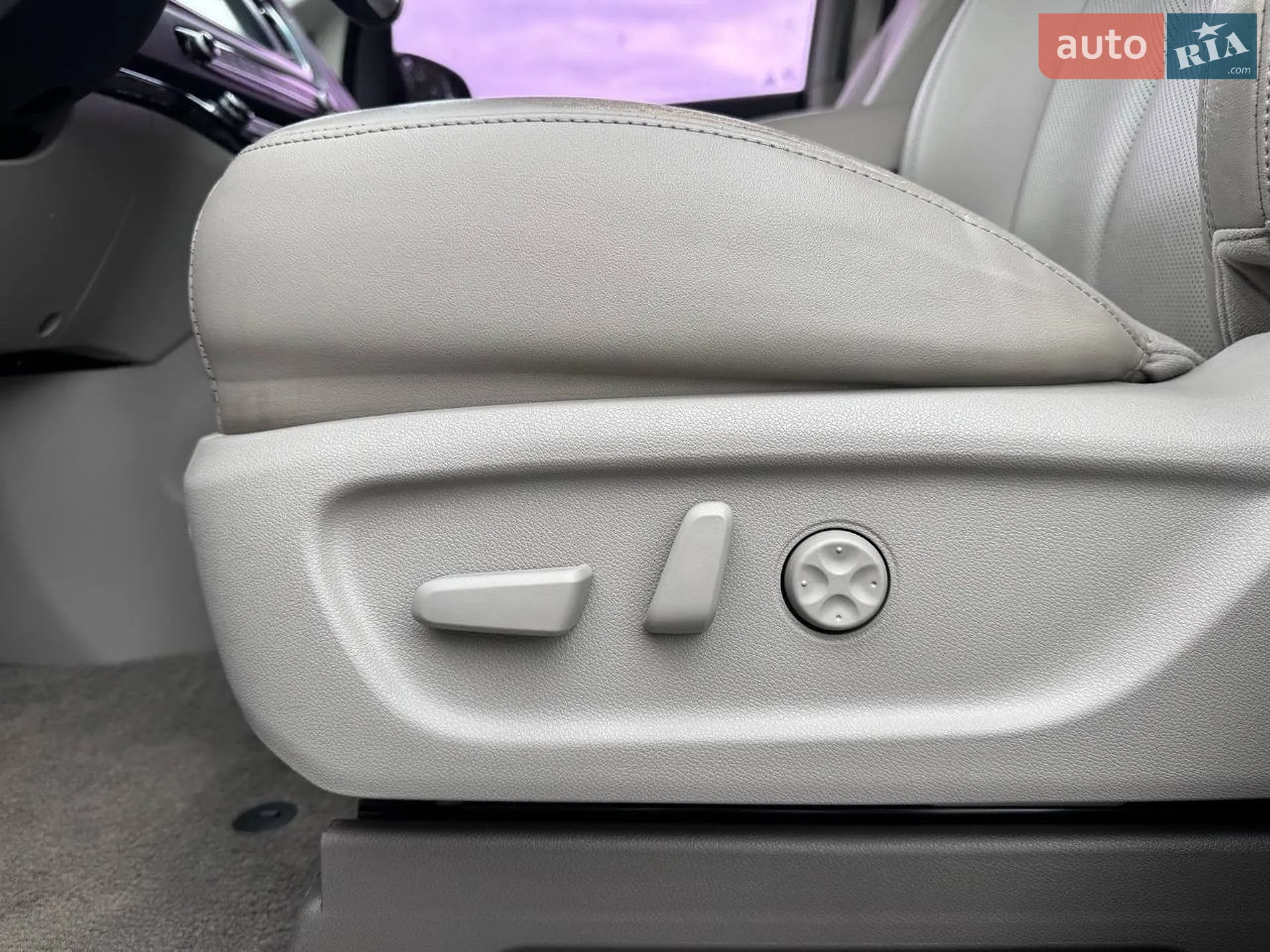 2016 Kia Carnival - мініатюра 26