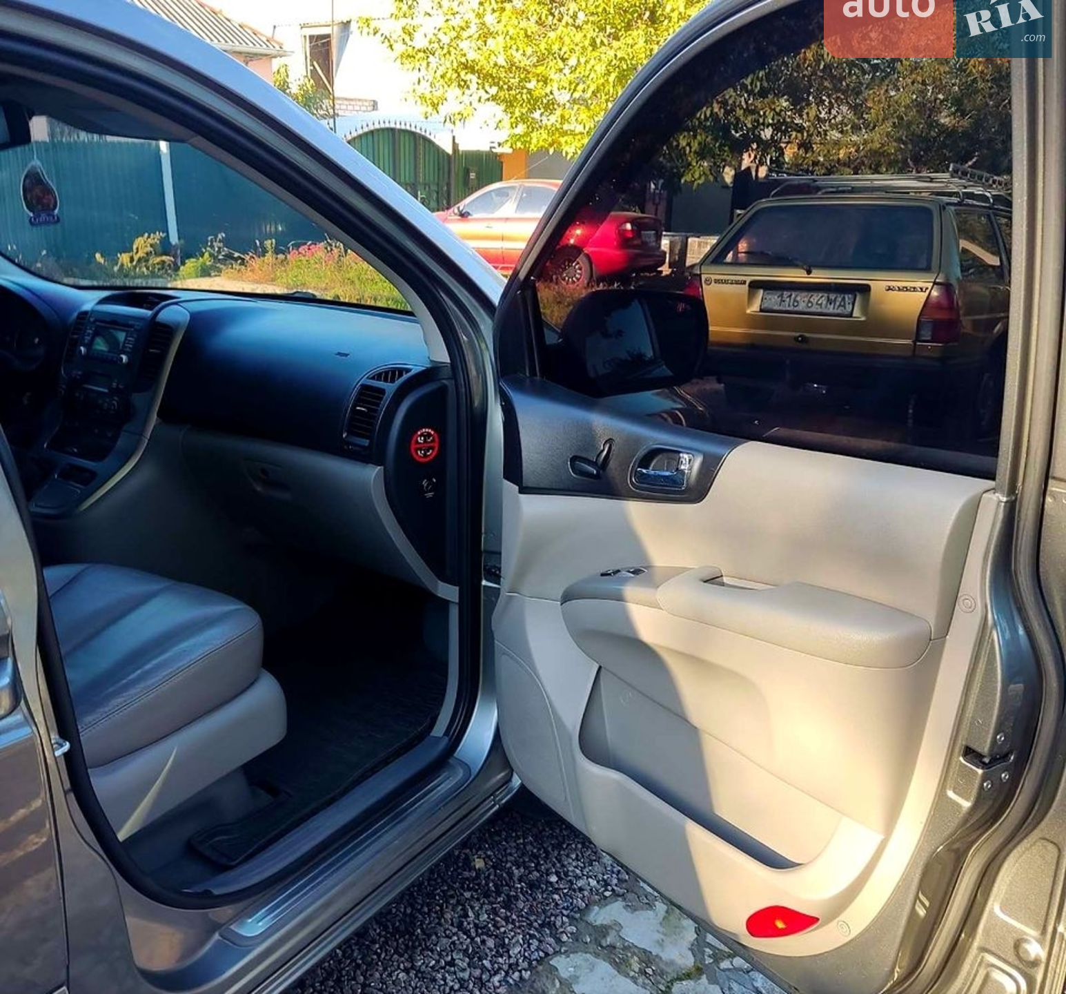 2011 Kia Carnival - мініатюра 4
